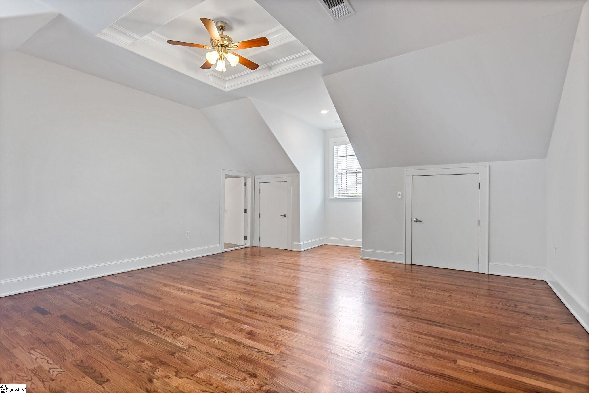 204 Crestwood Drive Greenville, SC 29609