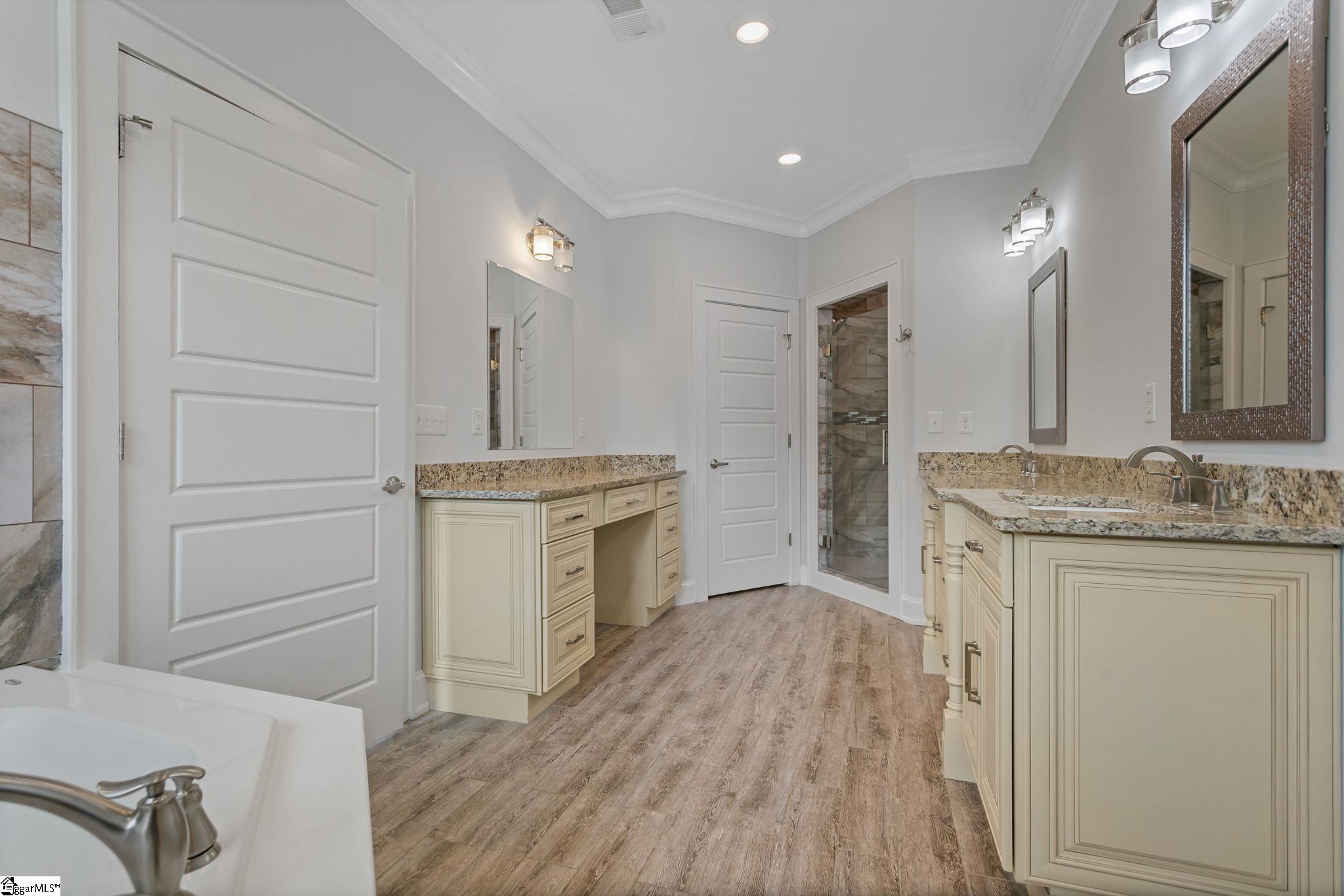 204 Crestwood Drive Greenville, SC 29609