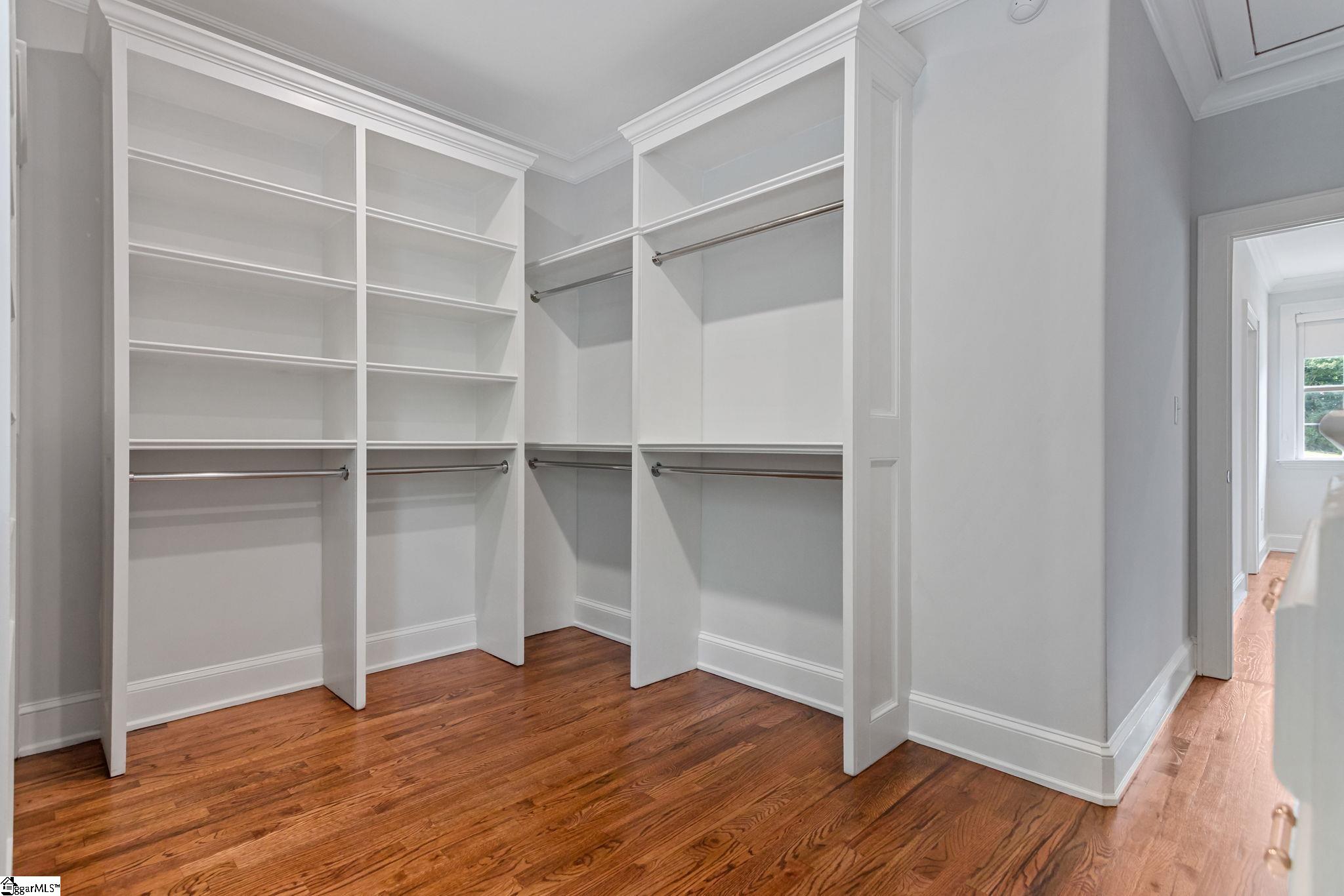 204 Crestwood Drive Greenville, SC 29609