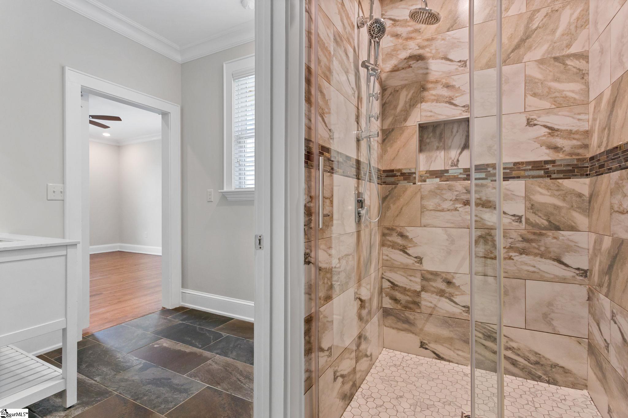 204 Crestwood Drive Greenville, SC 29609