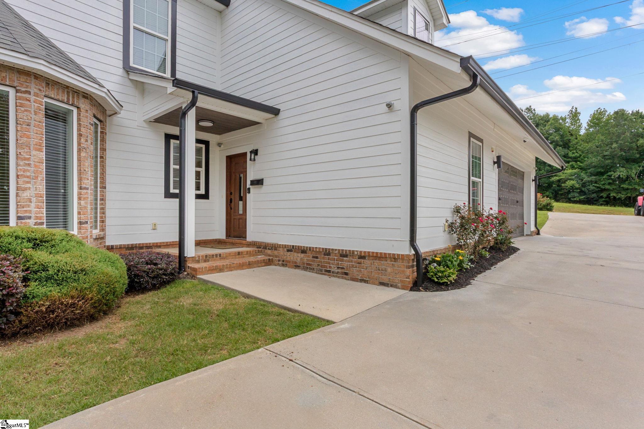 204 Crestwood Drive Greenville, SC 29609