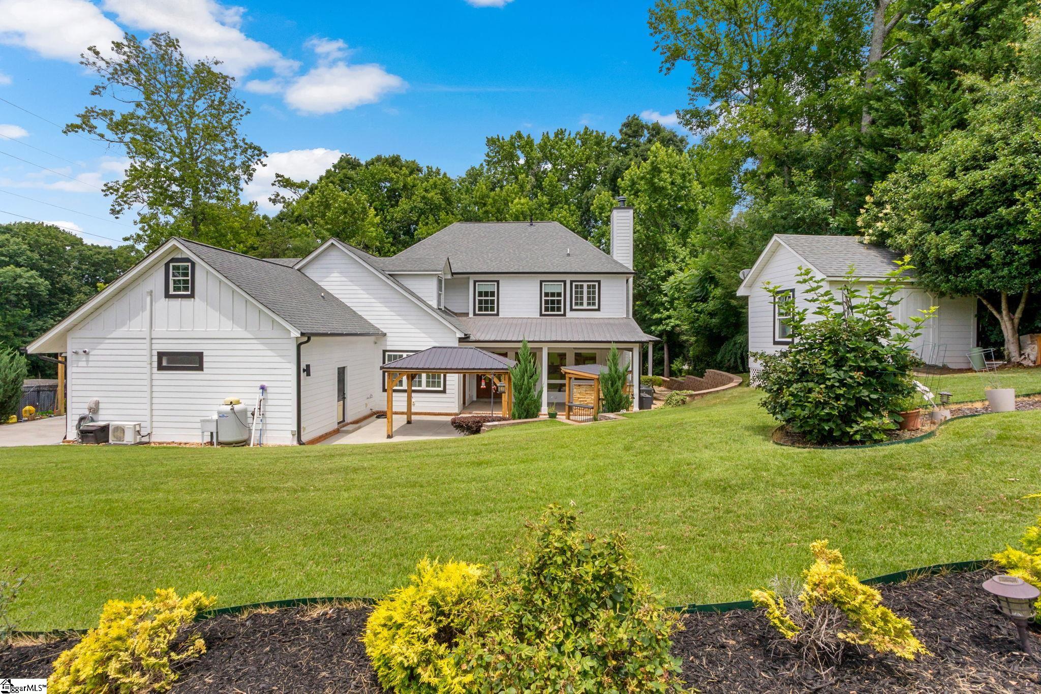204 Crestwood Drive Greenville, SC 29609