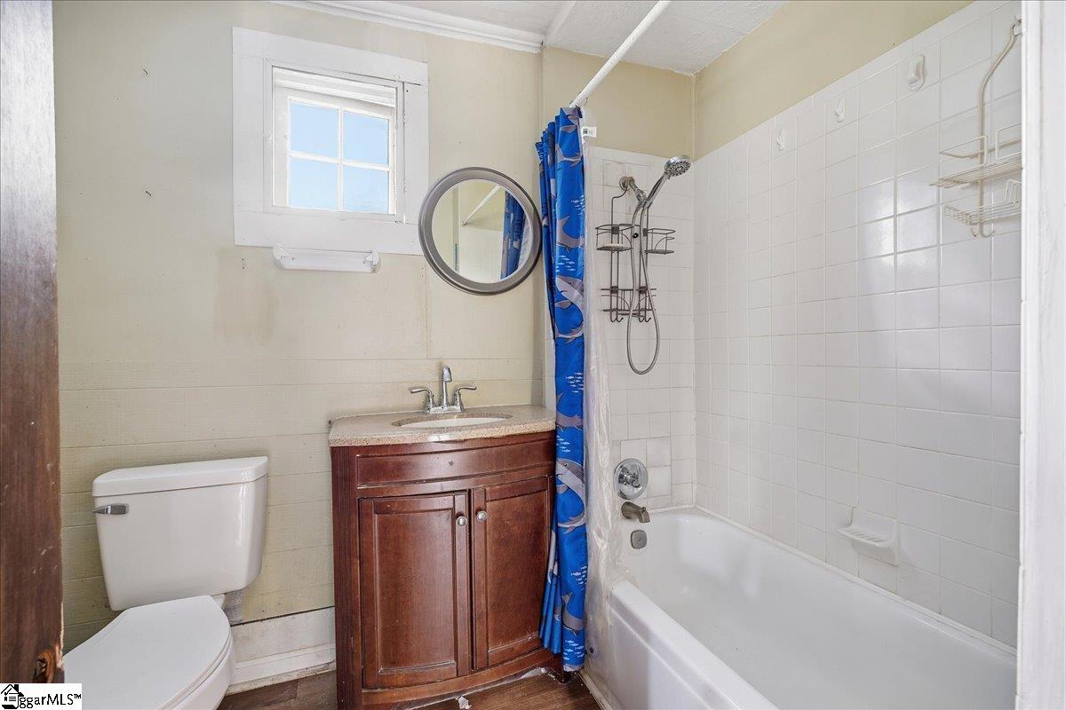419 Academy Street Laurens, SC 29360