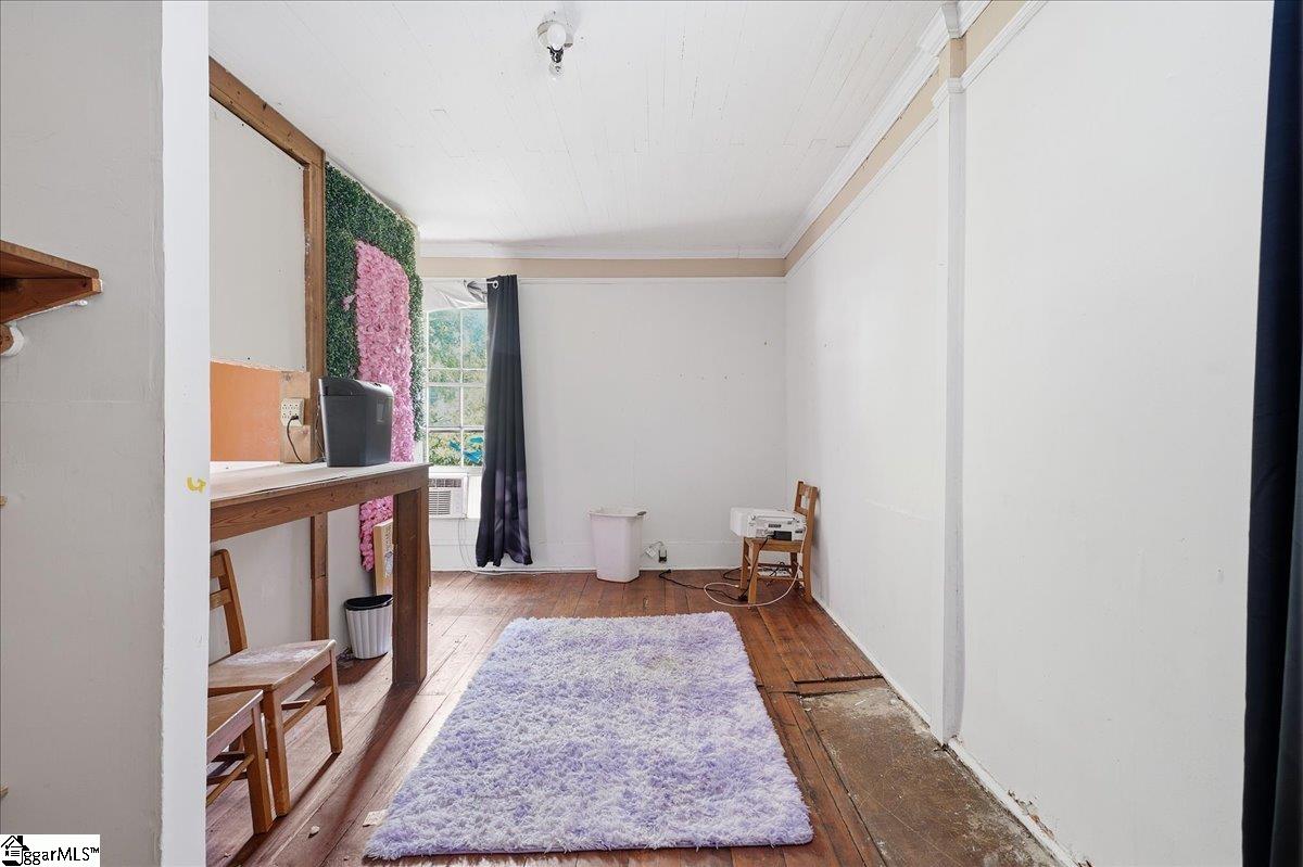 419 Academy Street Laurens, SC 29360