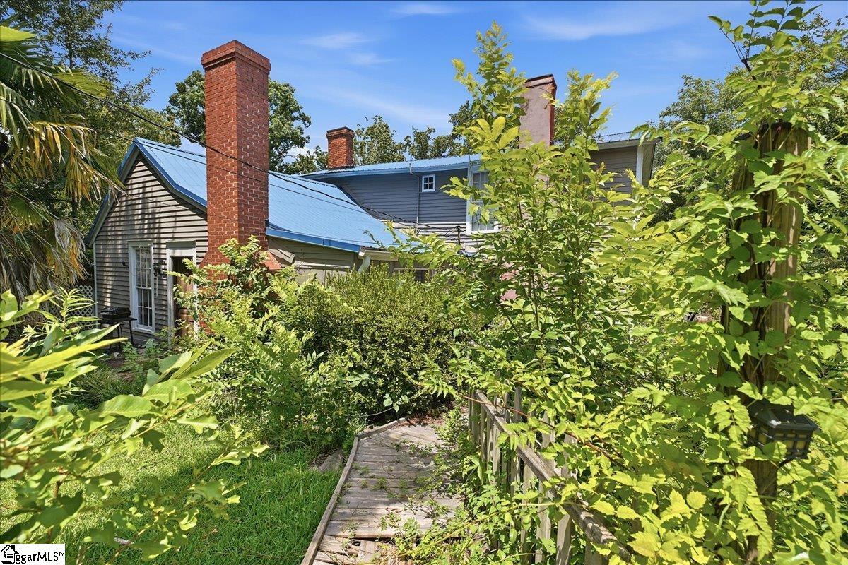 419 Academy Street Laurens, SC 29360