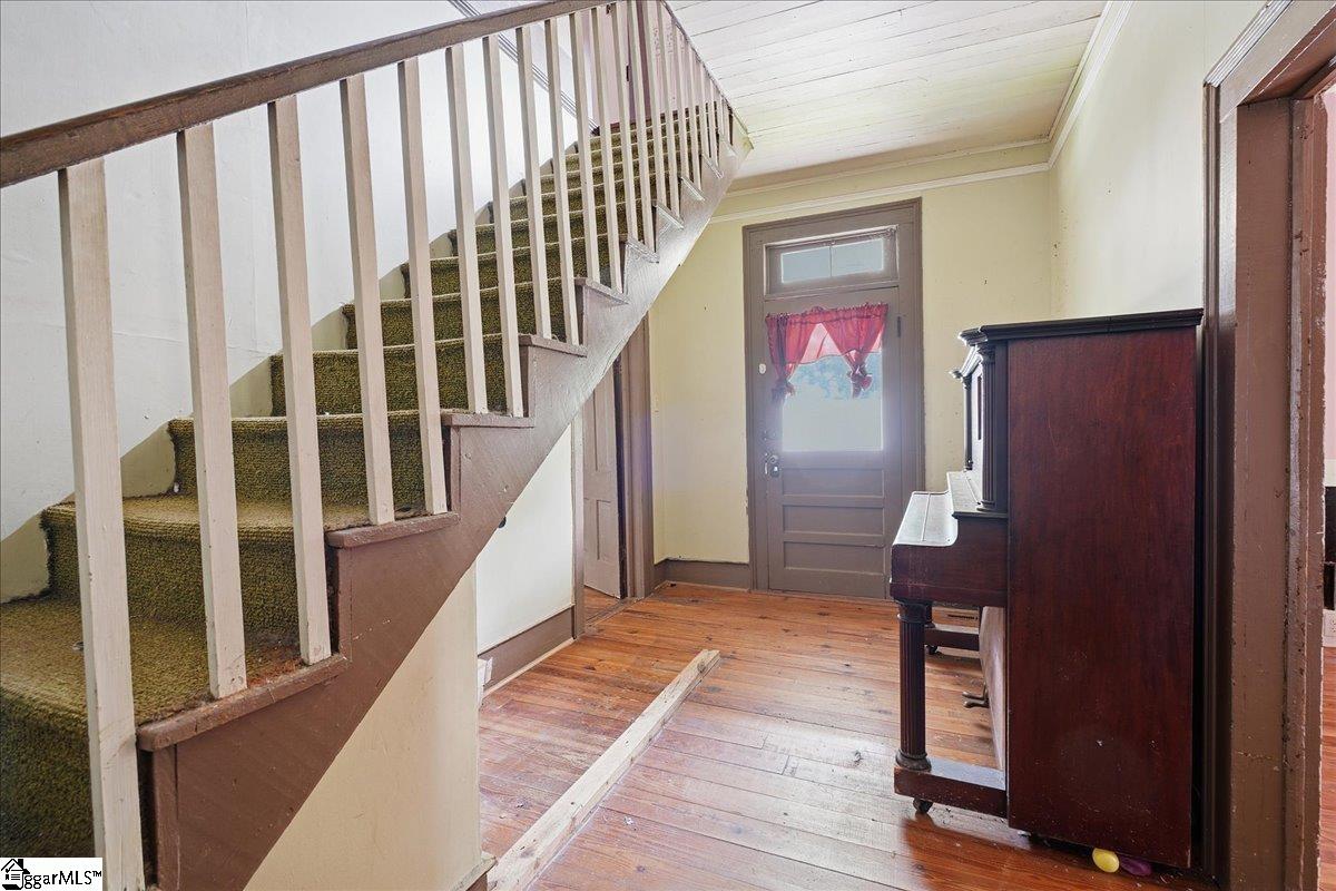419 Academy Street Laurens, SC 29360