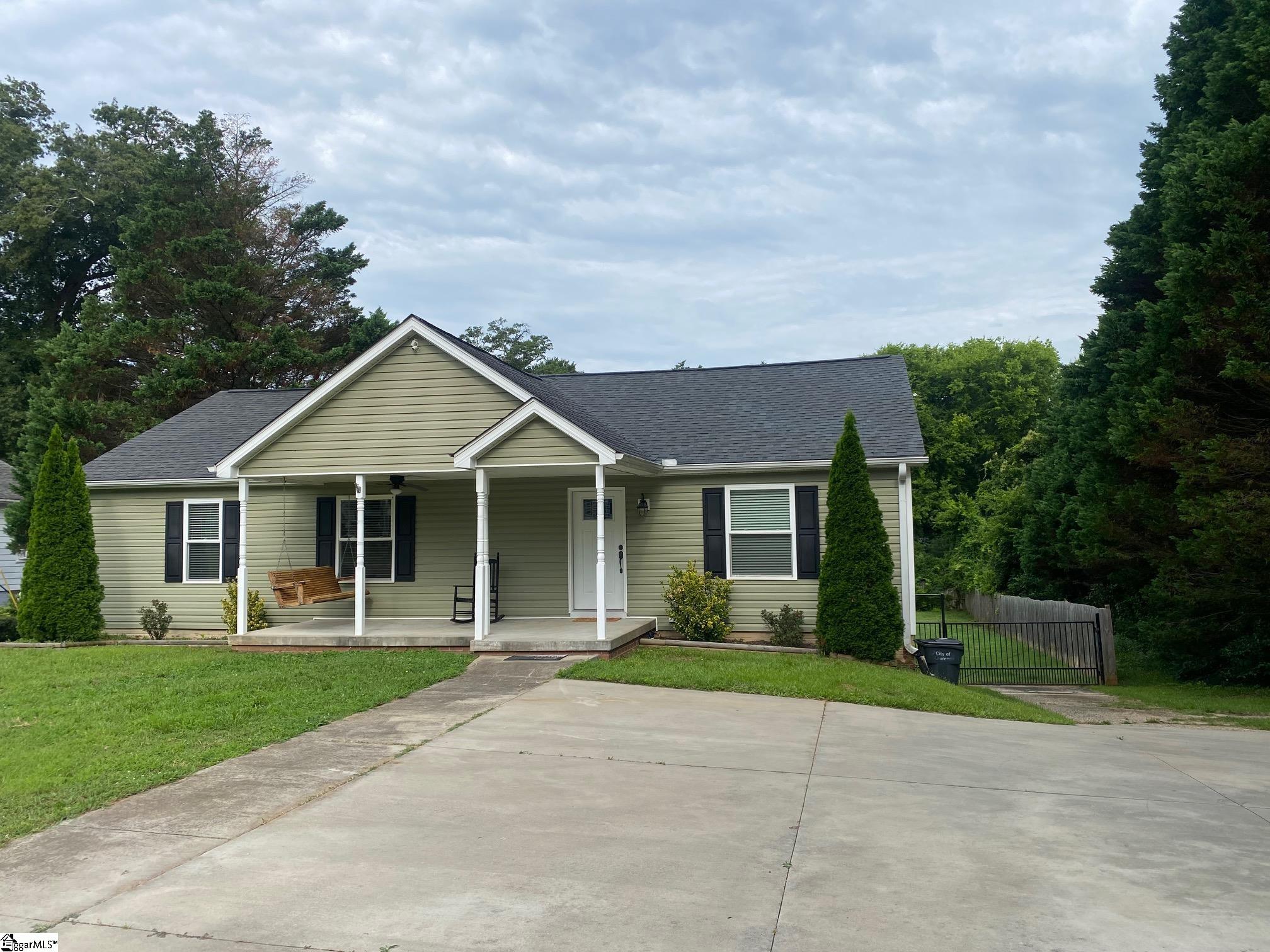 224 Irby Avenue Laurens, SC 29360