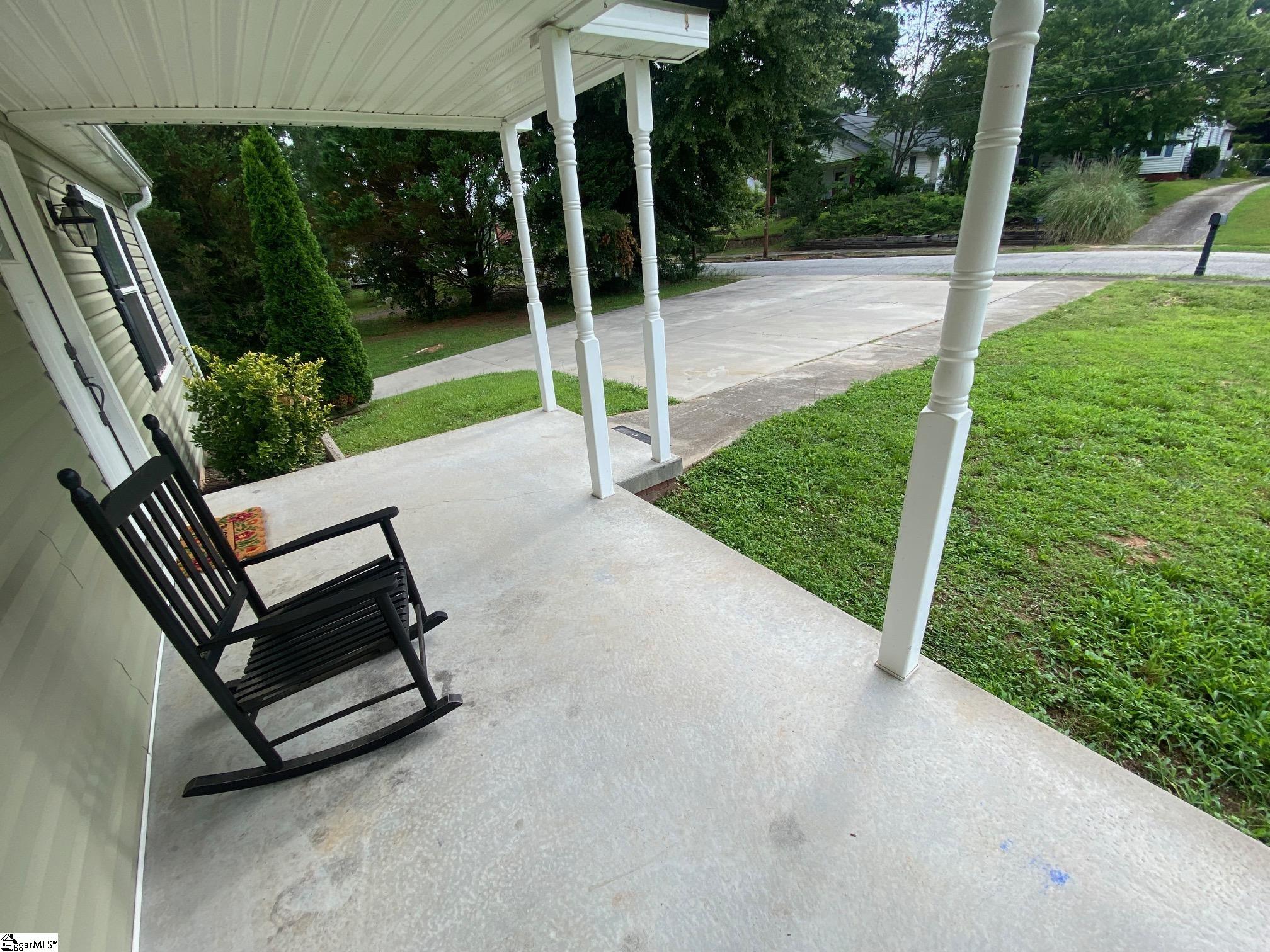 224 Irby Avenue Laurens, SC 29360
