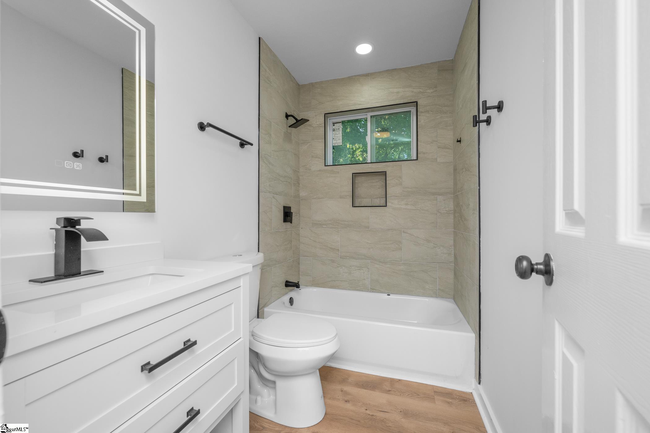 10 Valley View Lane Greenville, SC 29605