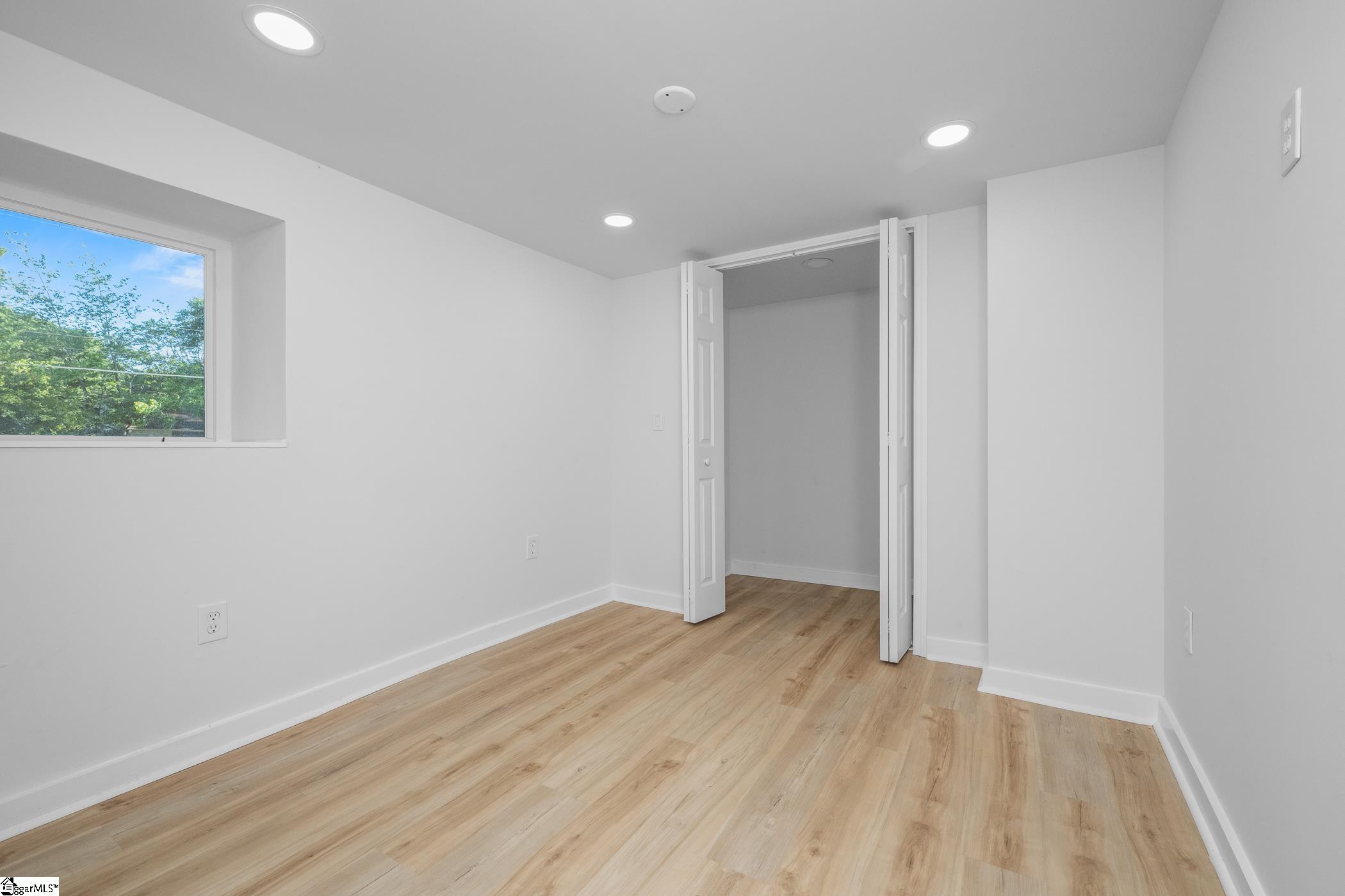 10 Valley View Lane Greenville, SC 29605