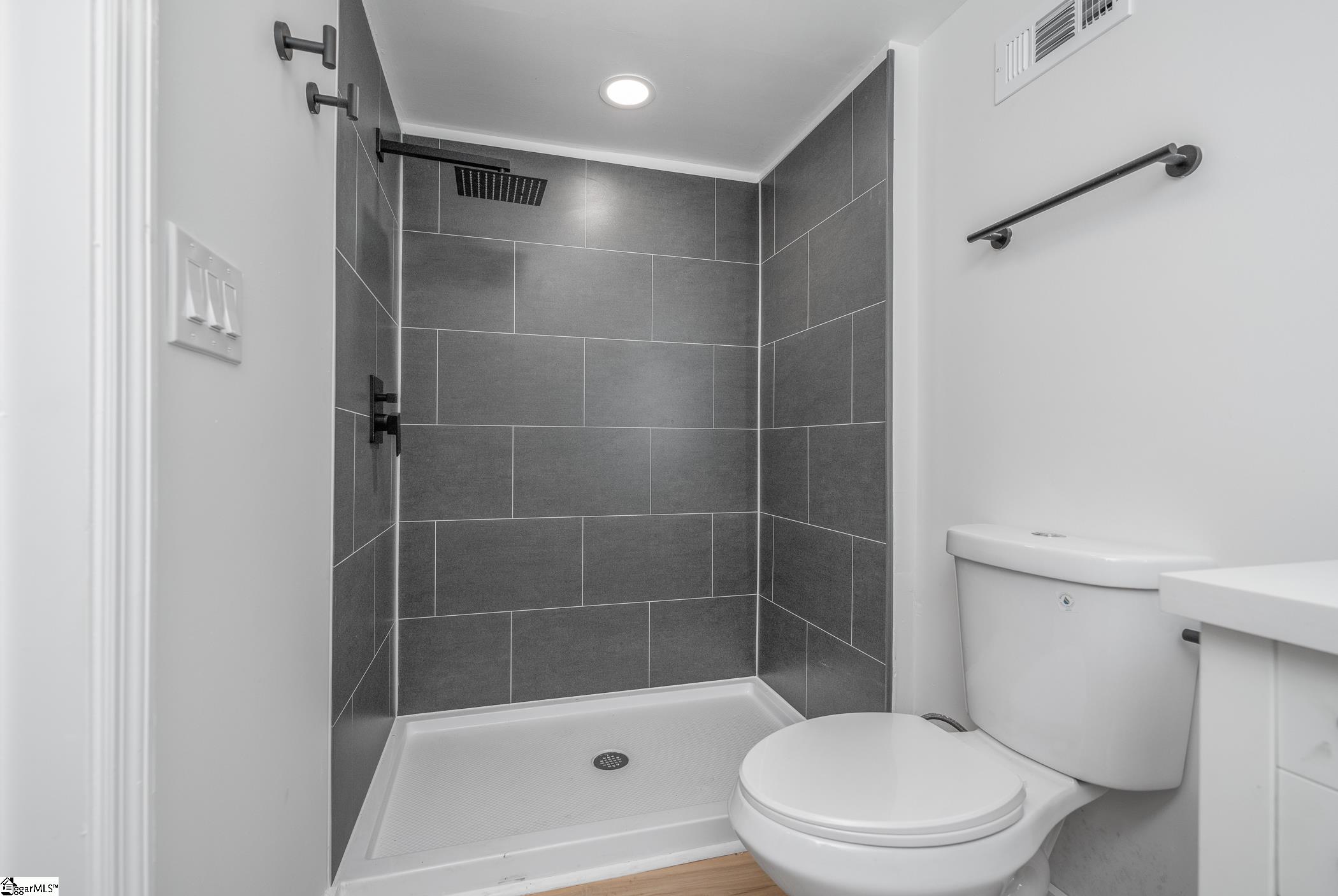 10 Valley View Lane Greenville, SC 29605