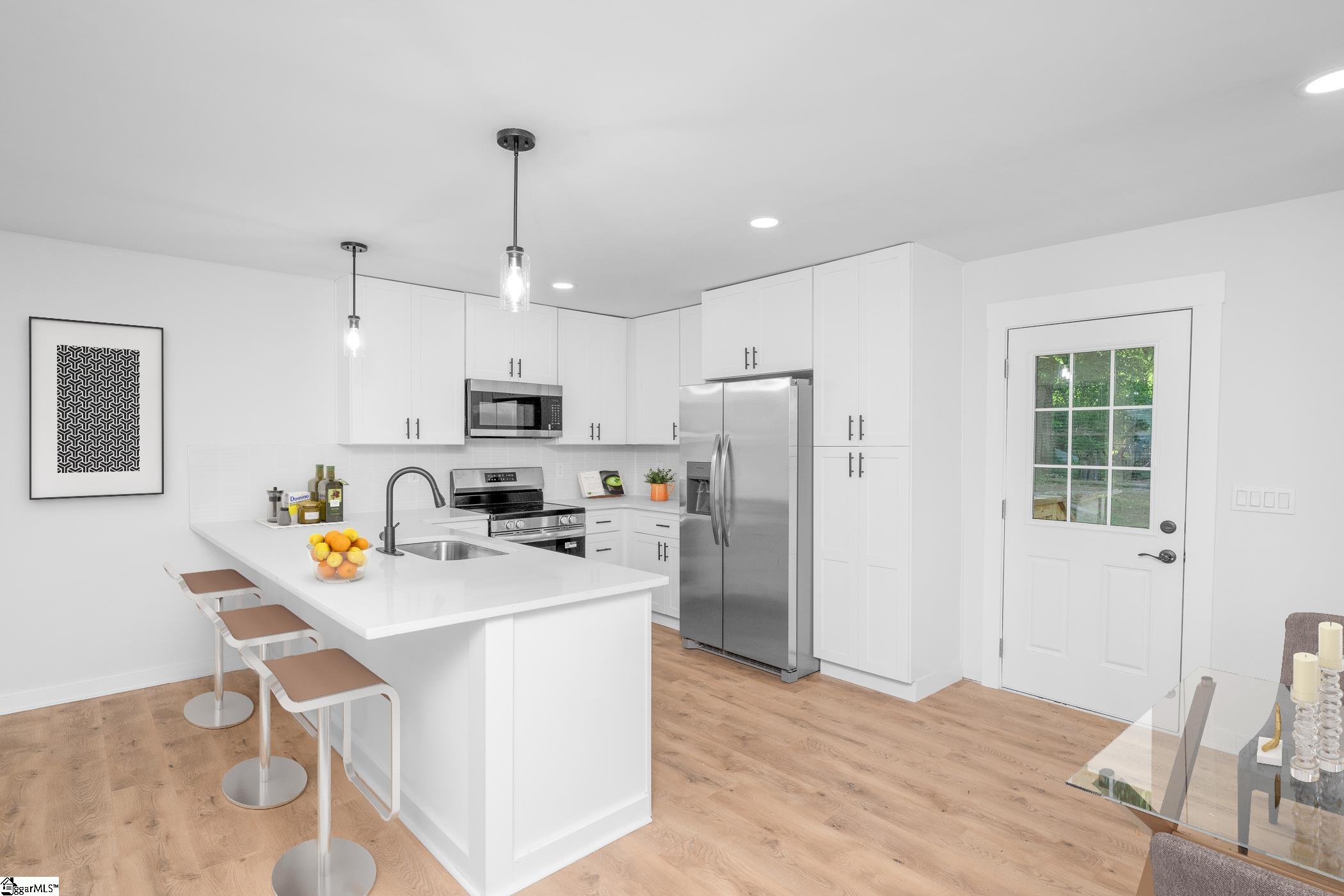 10 Valley View Lane Greenville, SC 29605
