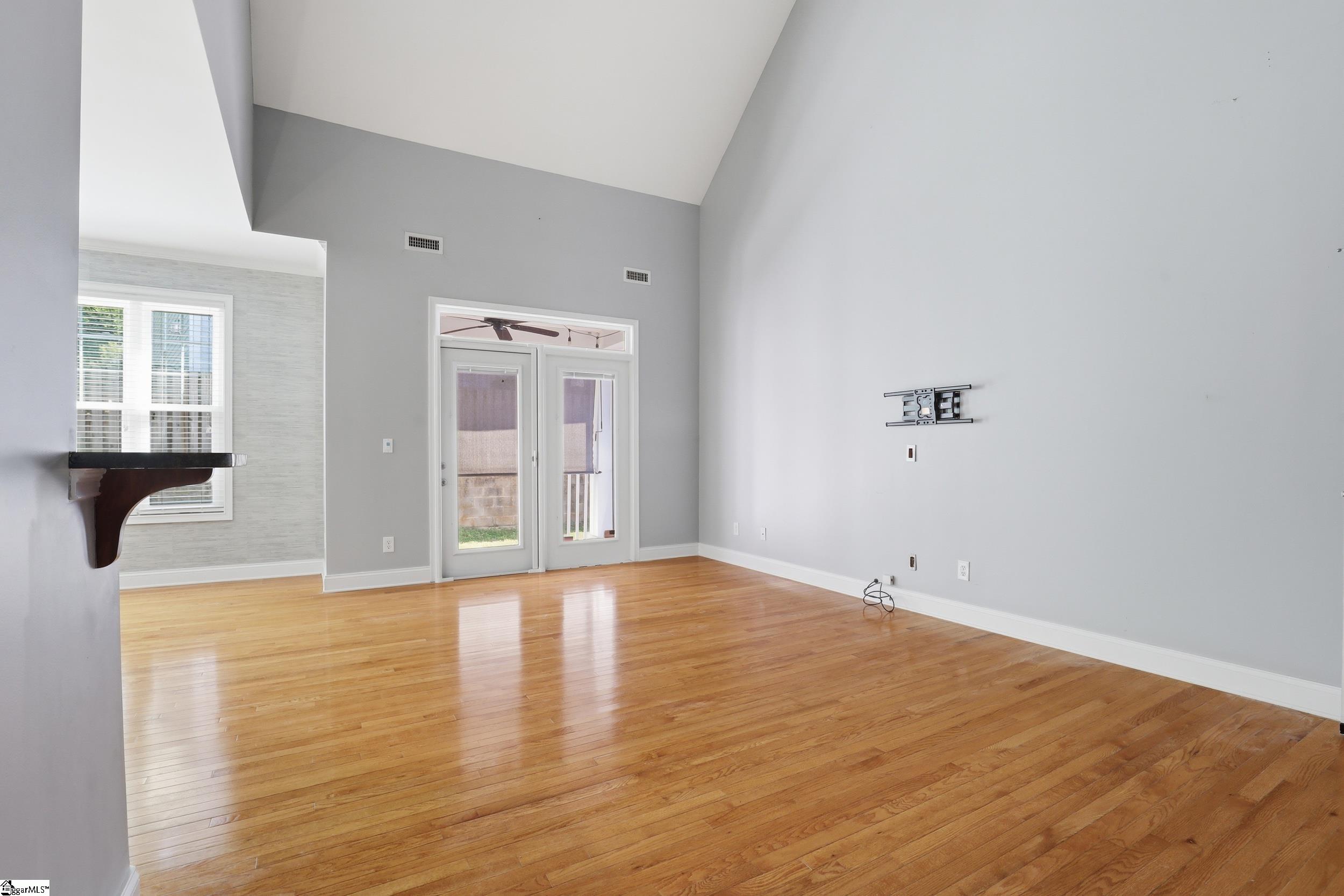 1 Edge Court UNIT Unit B Greenville, SC 29609