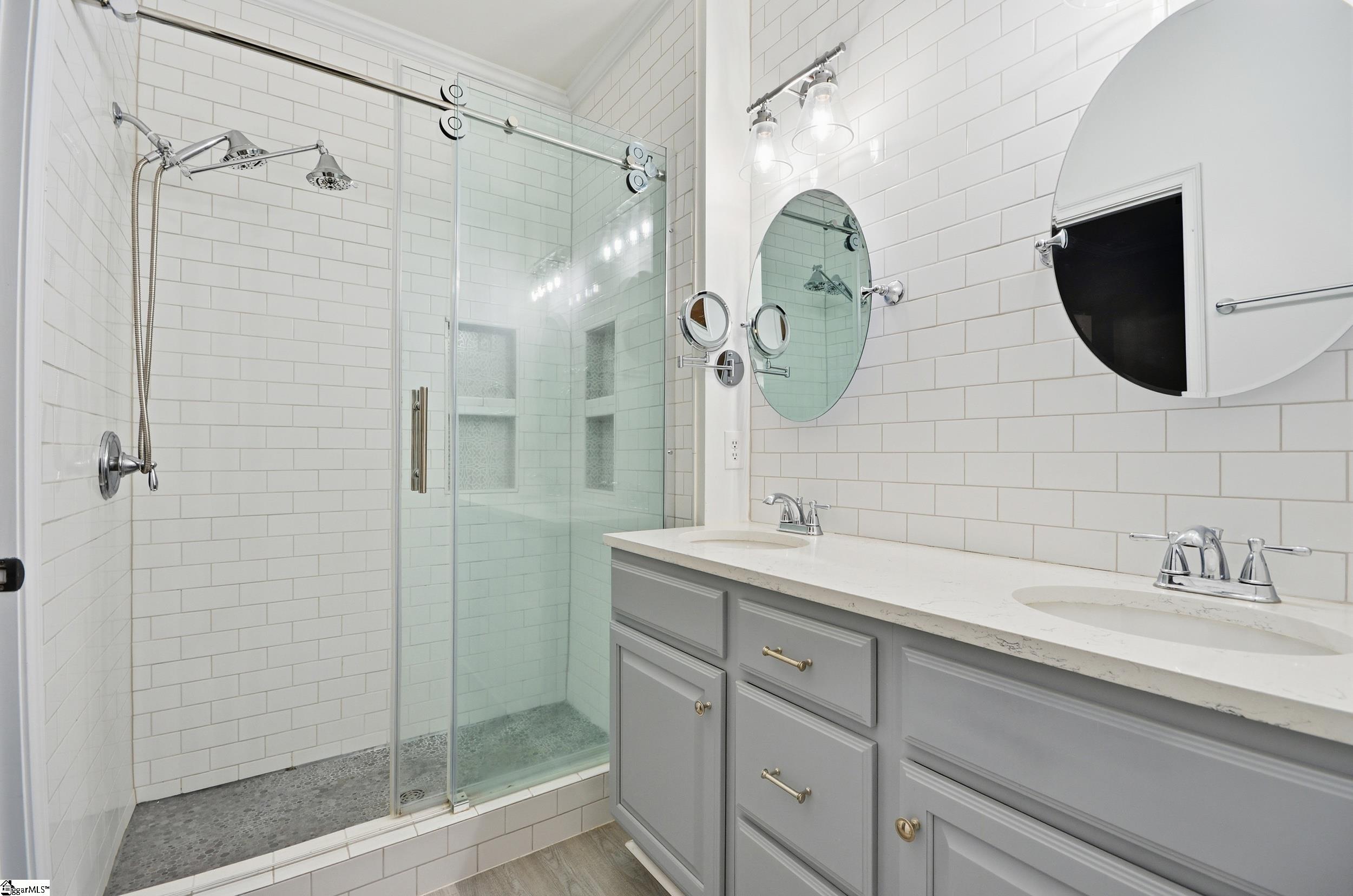 1 Edge Court UNIT Unit B Greenville, SC 29609