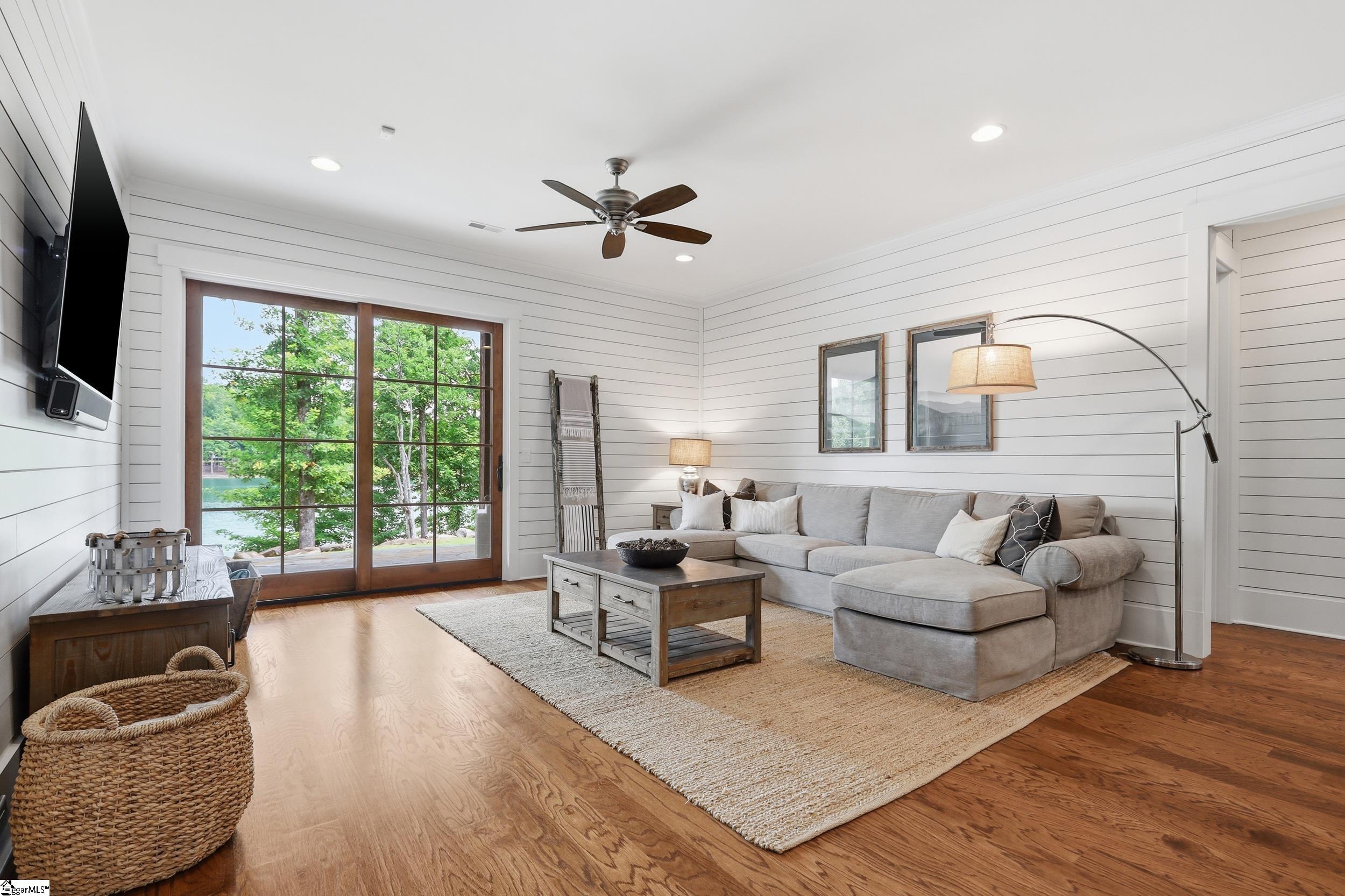 147 S Edgewater Drive Sunset, SC 29685