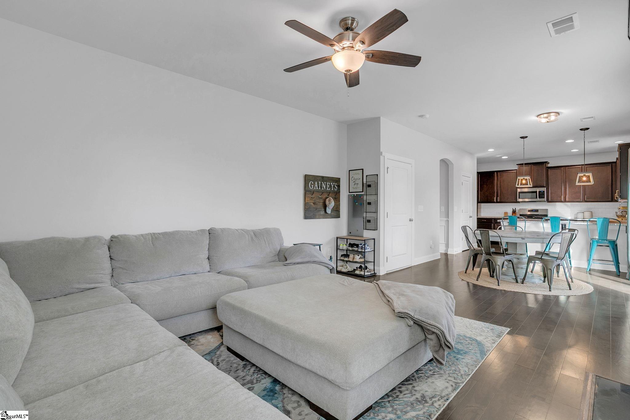 28 Fowler Oaks Lane Simpsonville, SC 29681