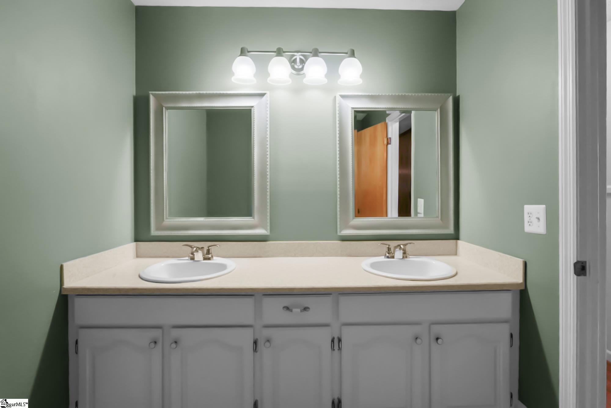16 Farmington Trail Travelers Rest, SC 29690