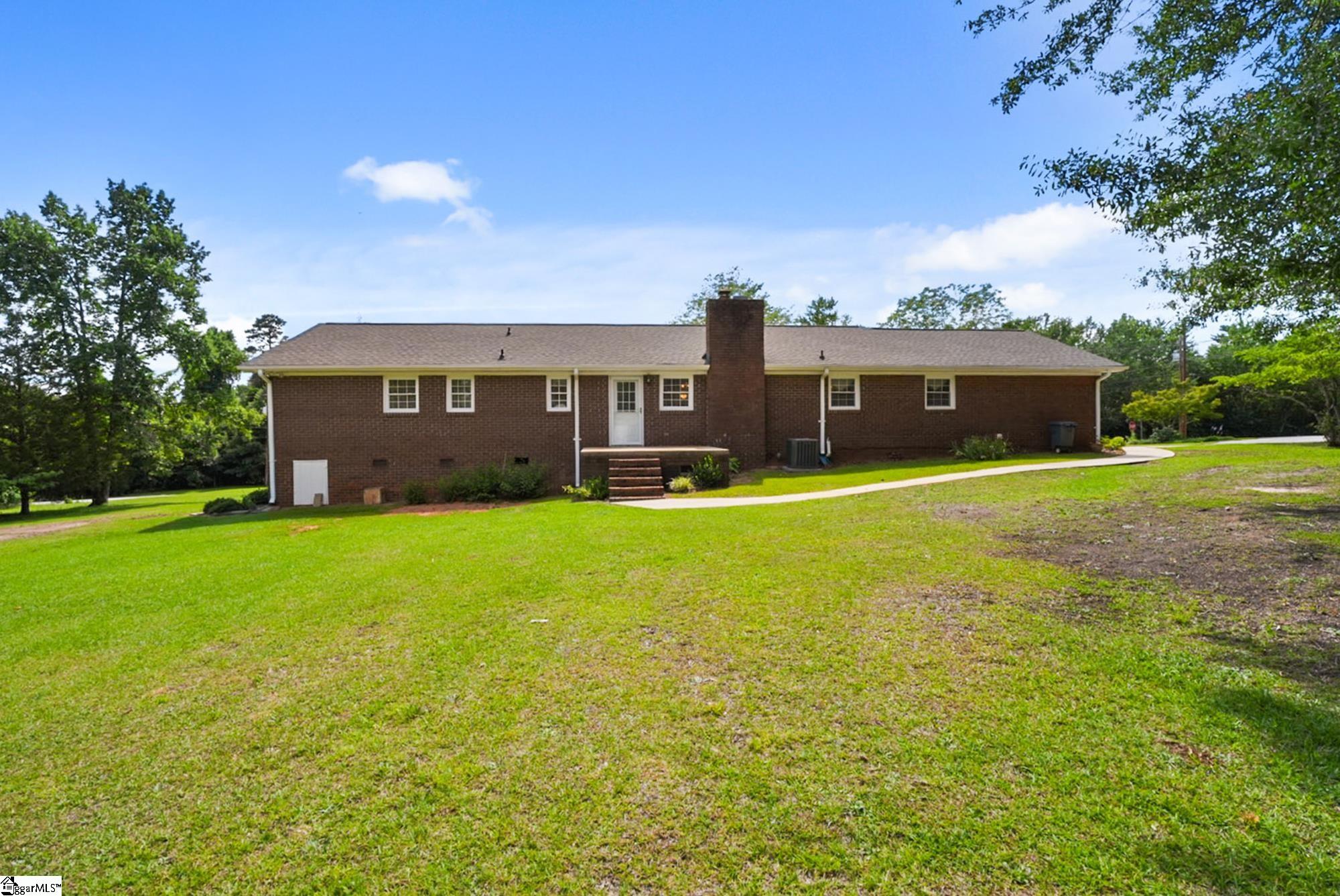 16 Farmington Trail Travelers Rest, SC 29690
