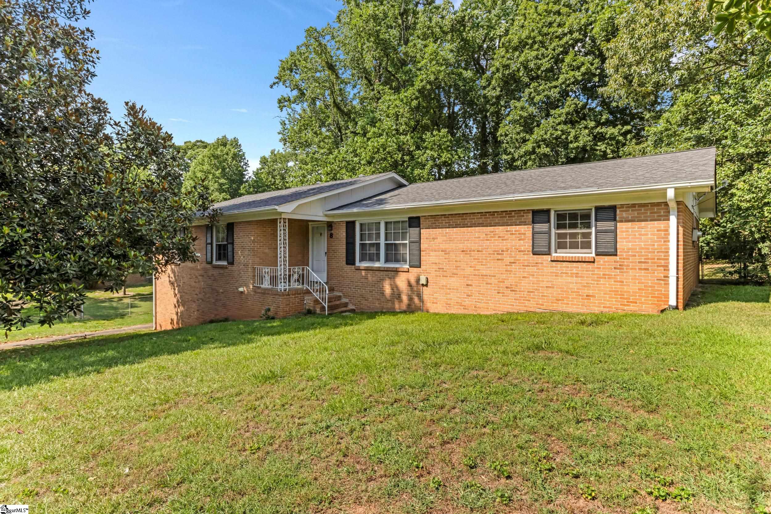 8 Dickens Lane Taylors, SC 29687