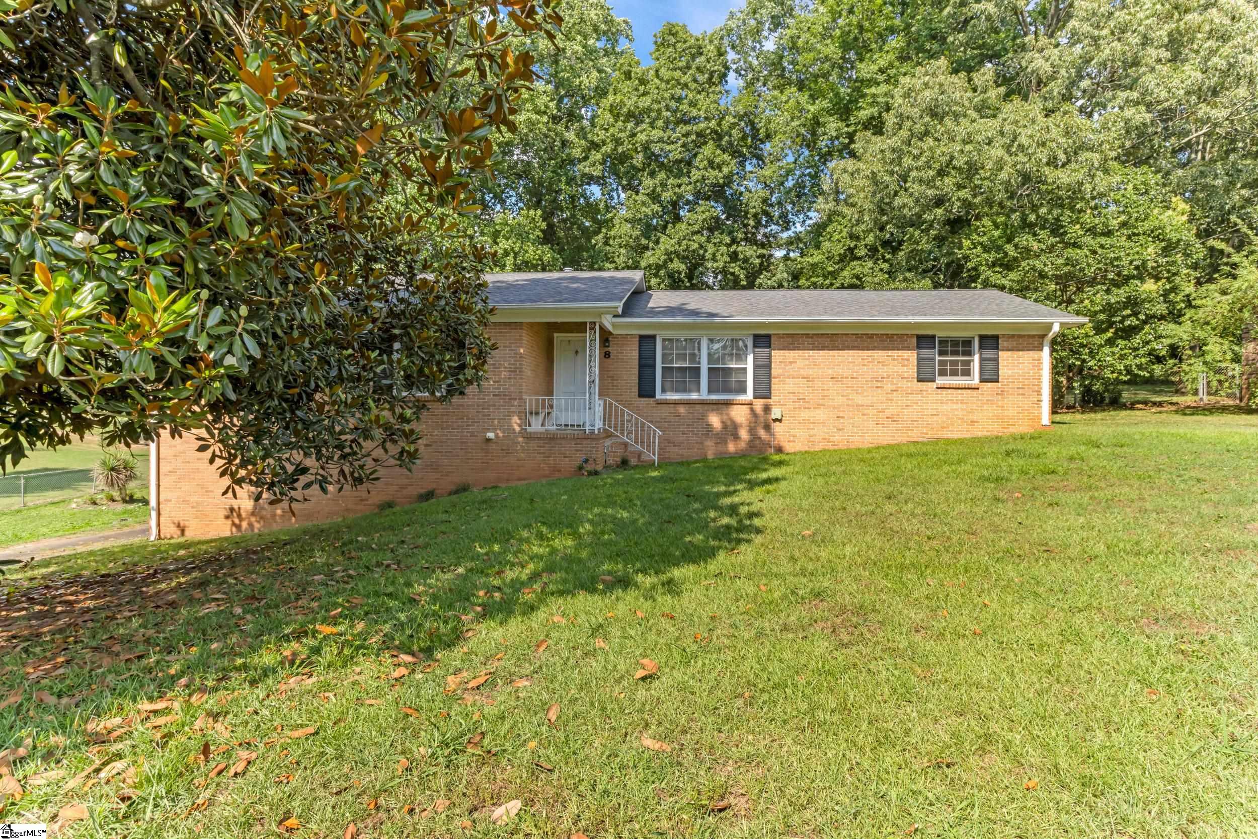 8 Dickens Lane Taylors, SC 29687