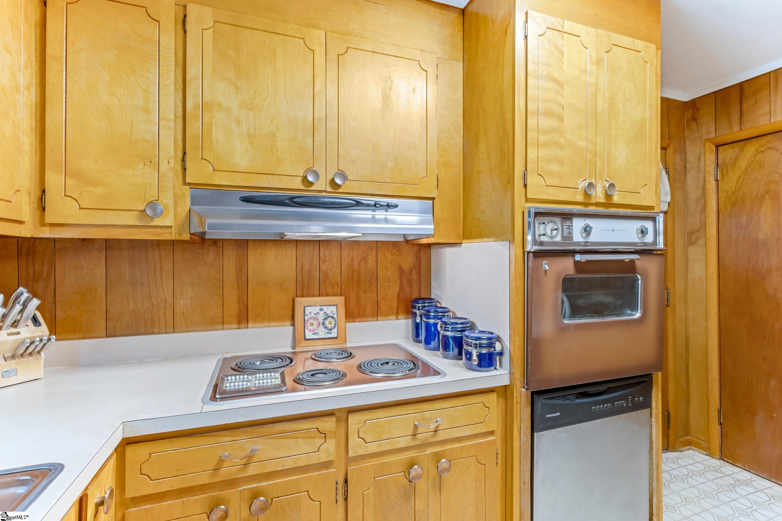8 Dickens Lane Taylors, SC 29687