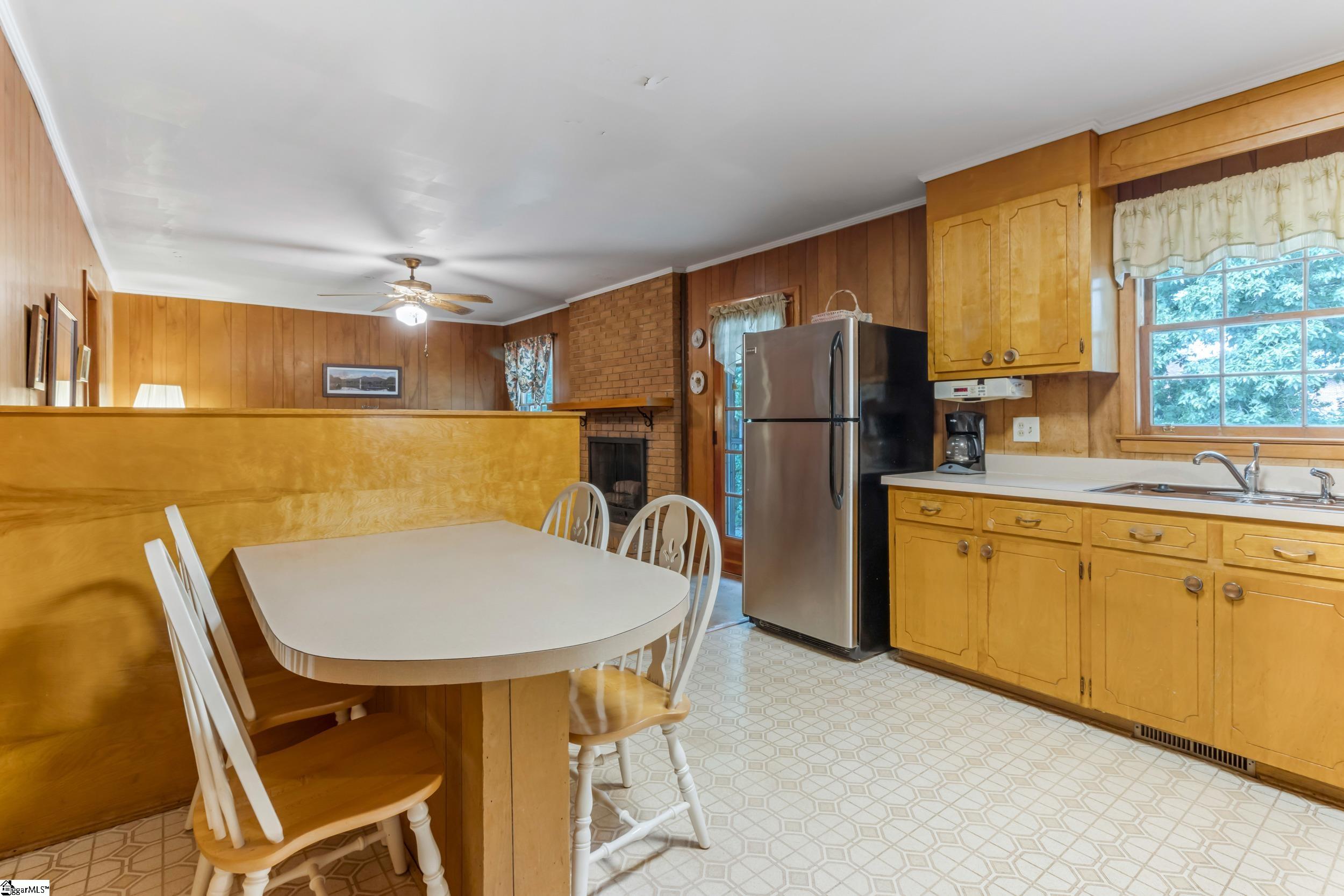 8 Dickens Lane Taylors, SC 29687
