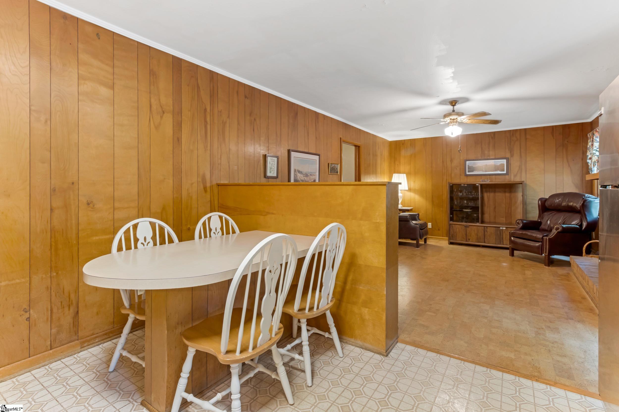8 Dickens Lane Taylors, SC 29687