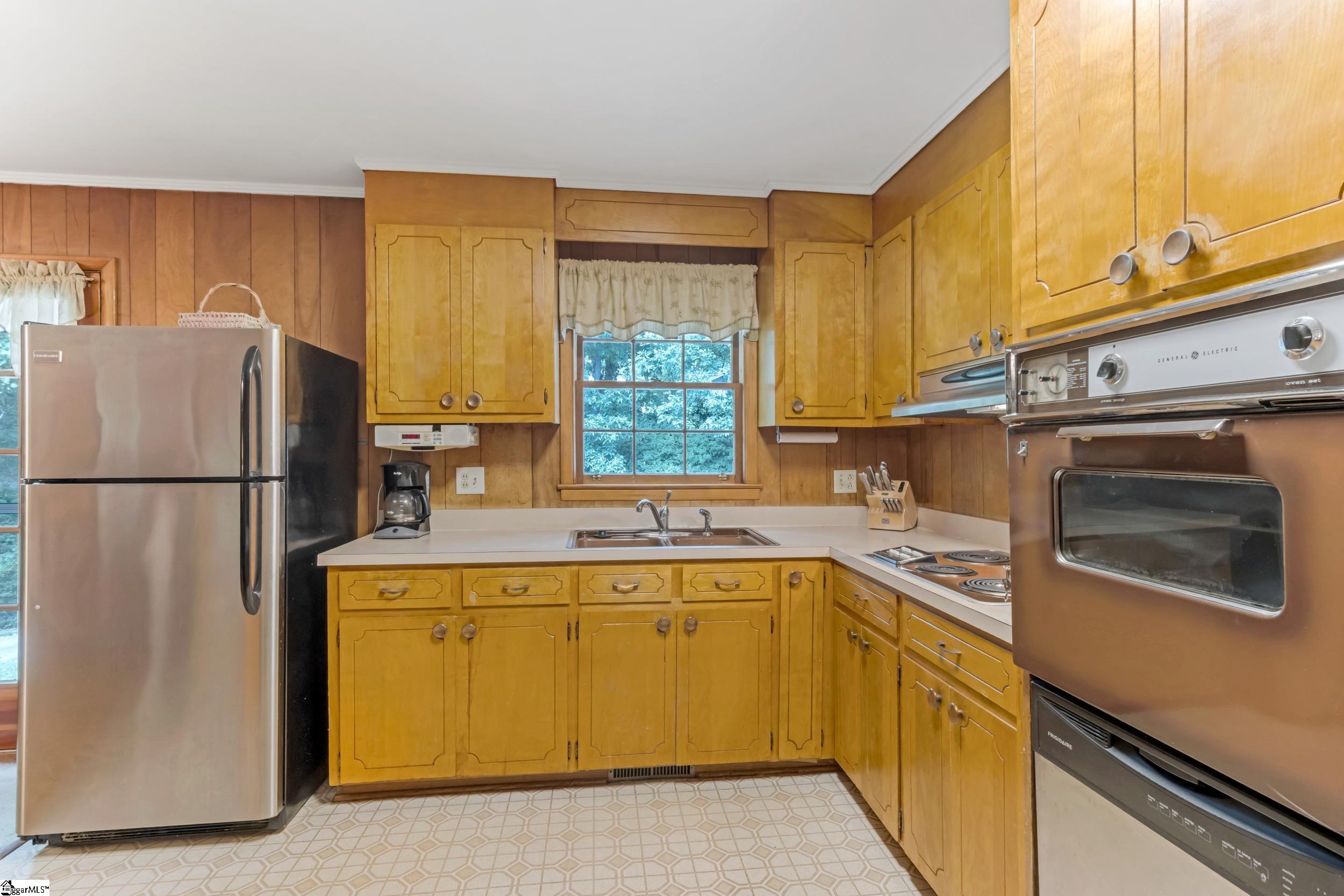 8 Dickens Lane Taylors, SC 29687