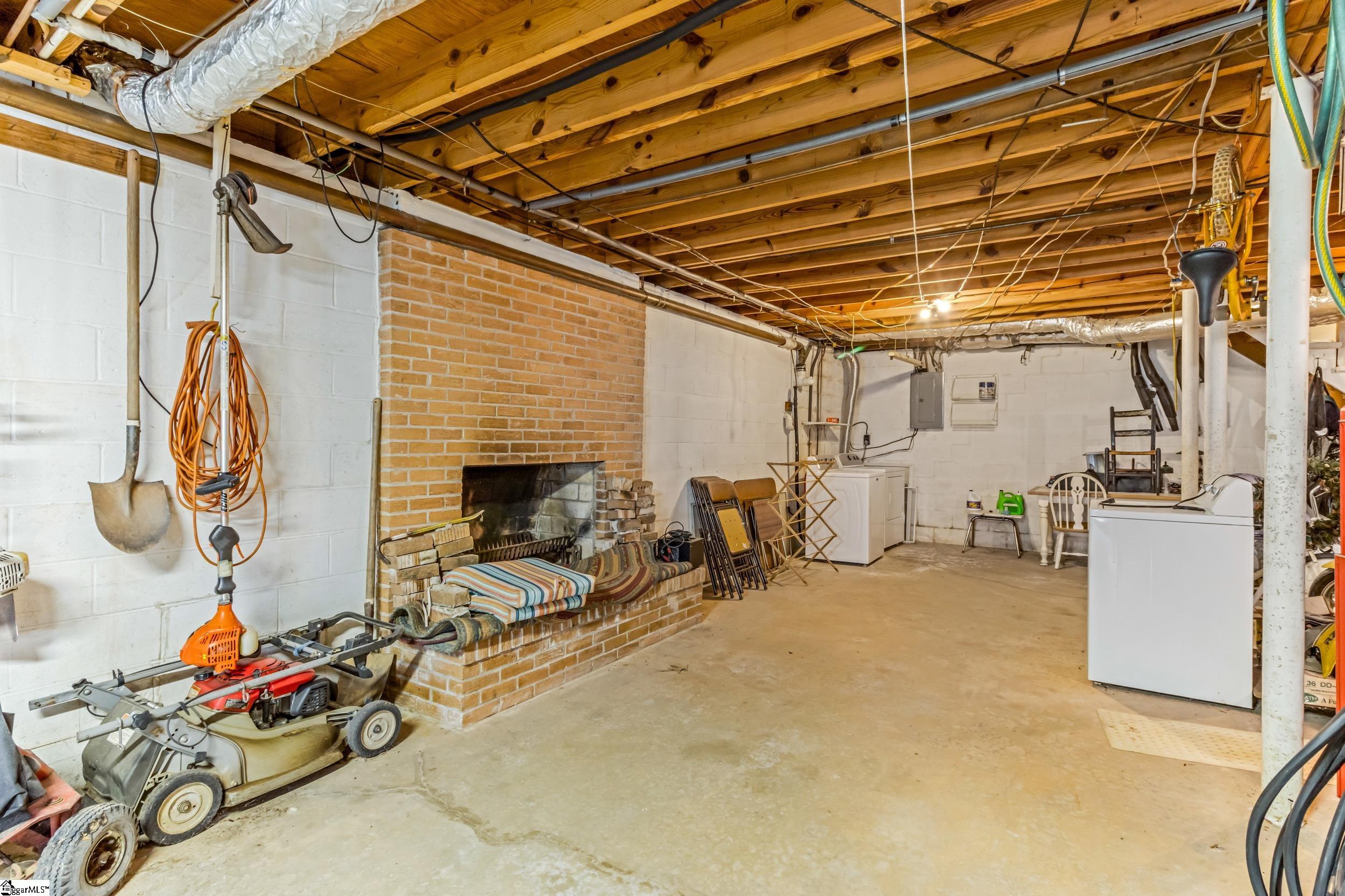 8 Dickens Lane Taylors, SC 29687