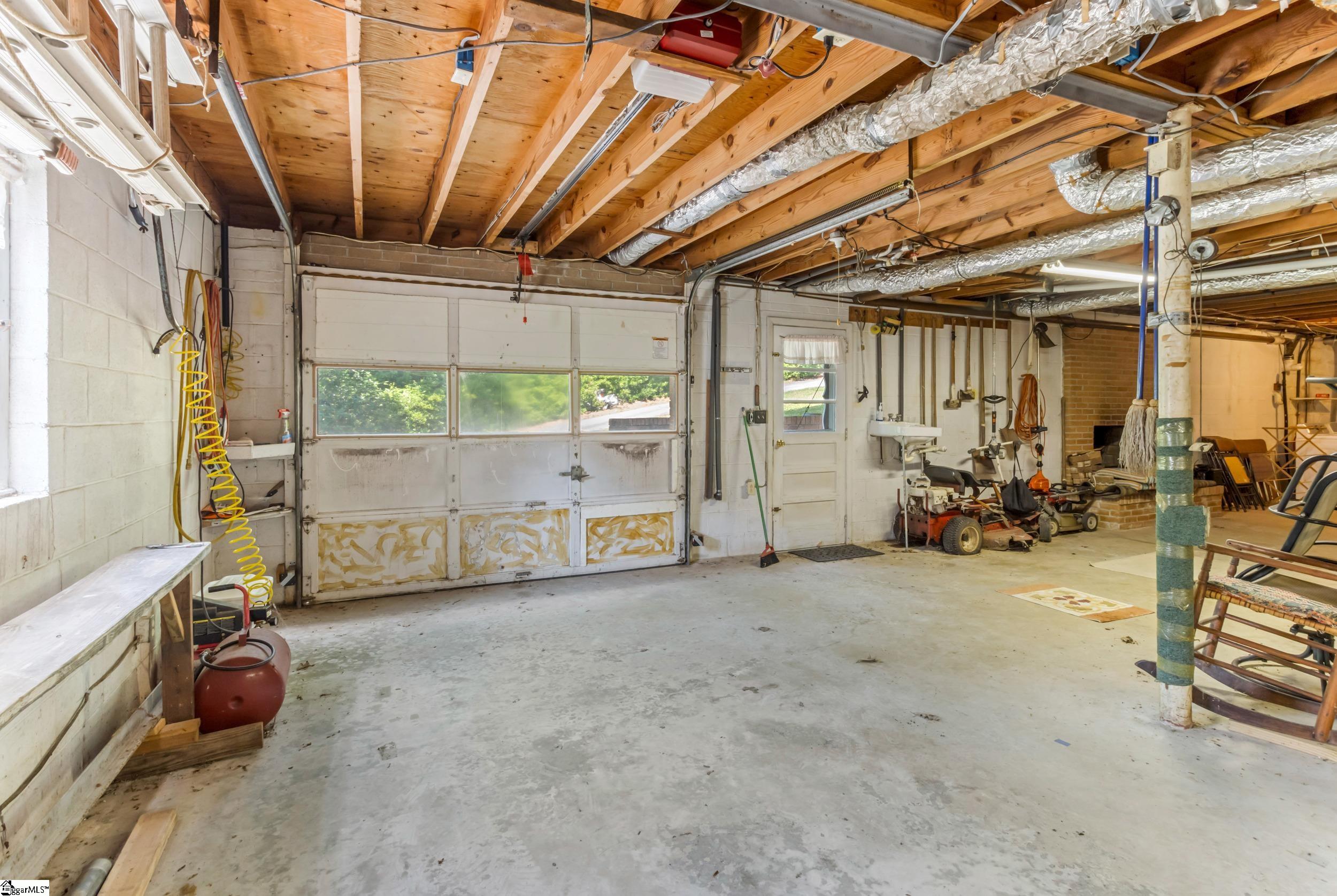 8 Dickens Lane Taylors, SC 29687