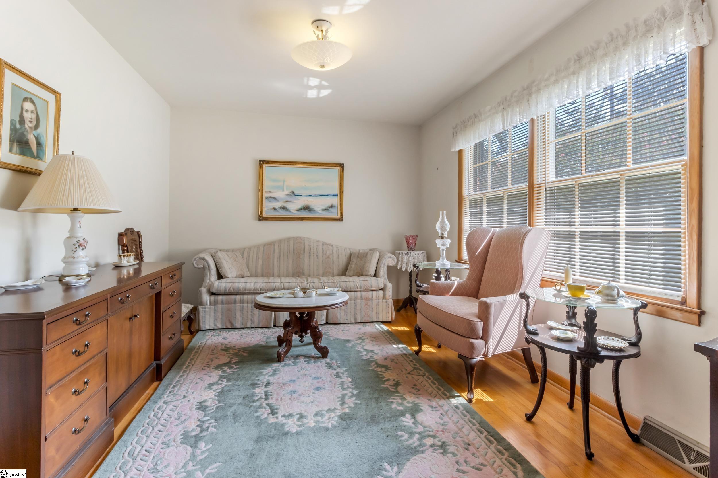 8 Dickens Lane Taylors, SC 29687