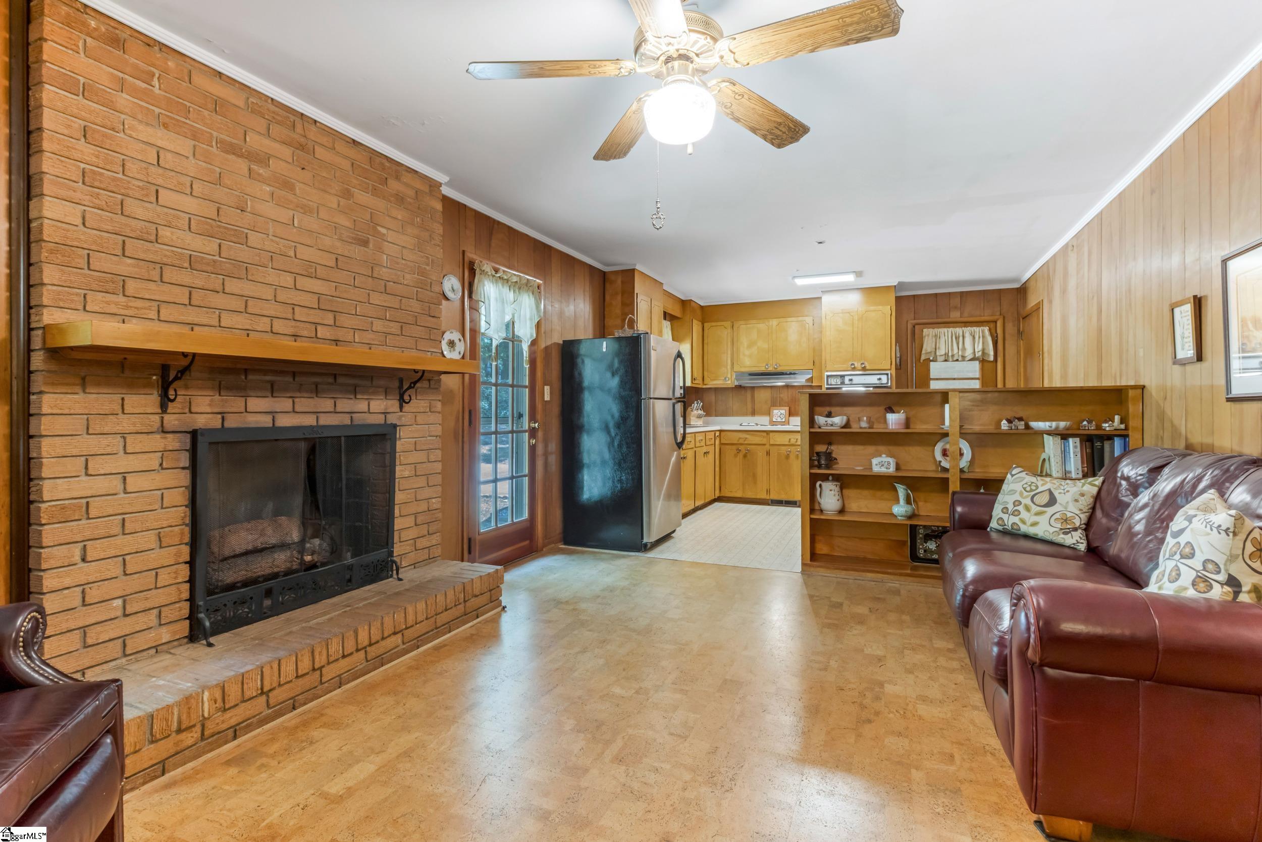 8 Dickens Lane Taylors, SC 29687