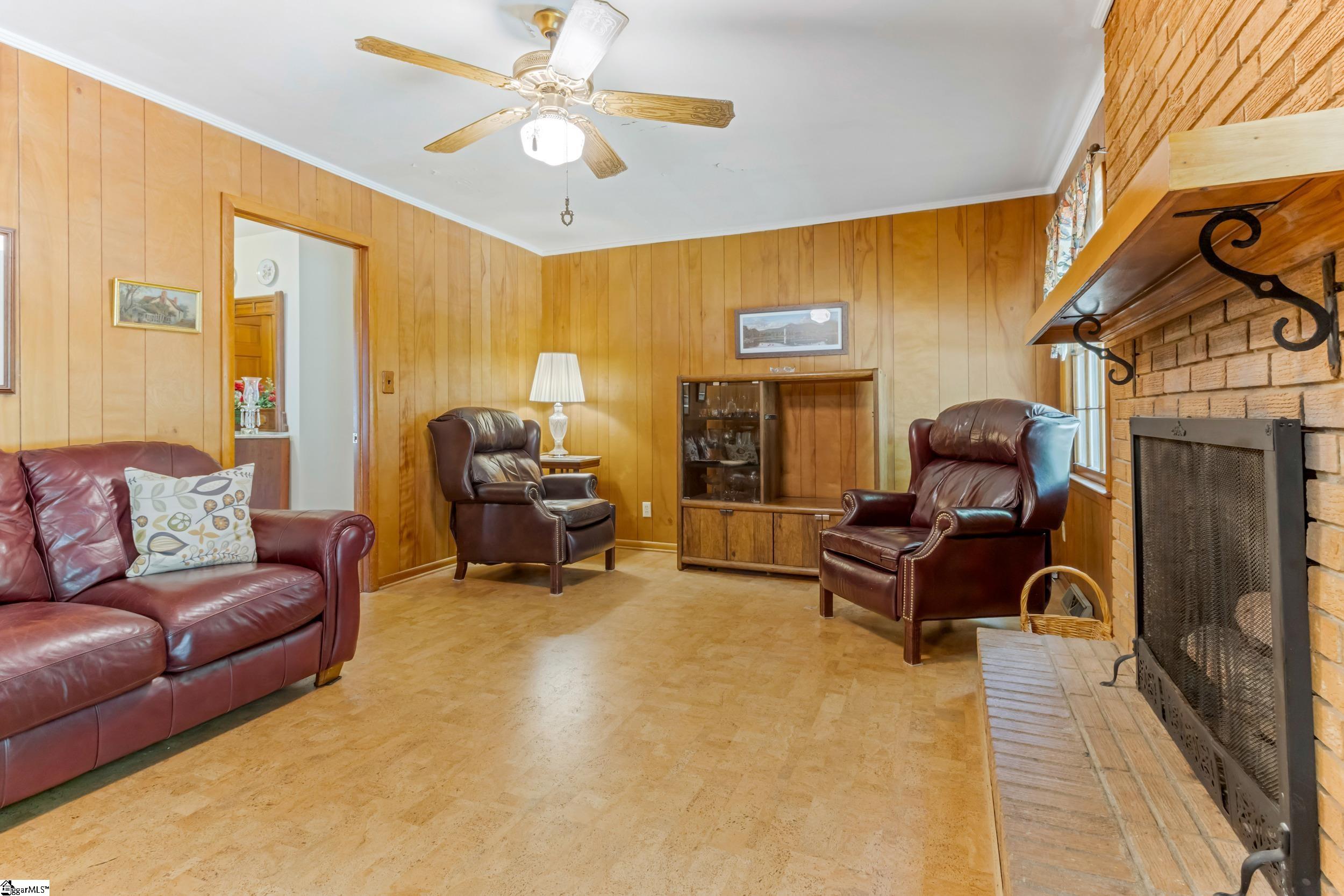 8 Dickens Lane Taylors, SC 29687