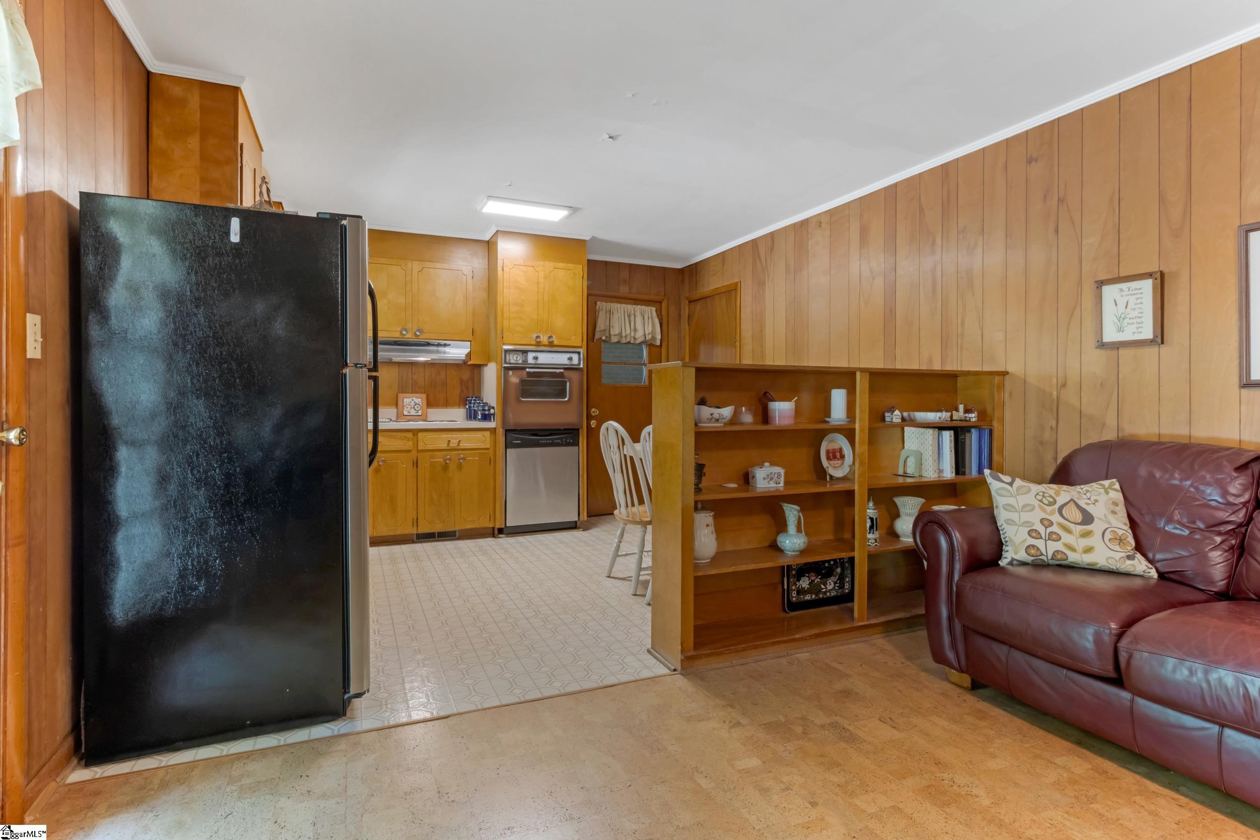 8 Dickens Lane Taylors, SC 29687