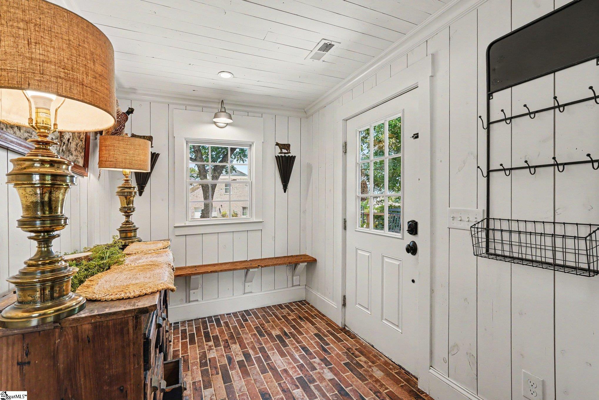 44 Wofford Road Taylors, SC 29687