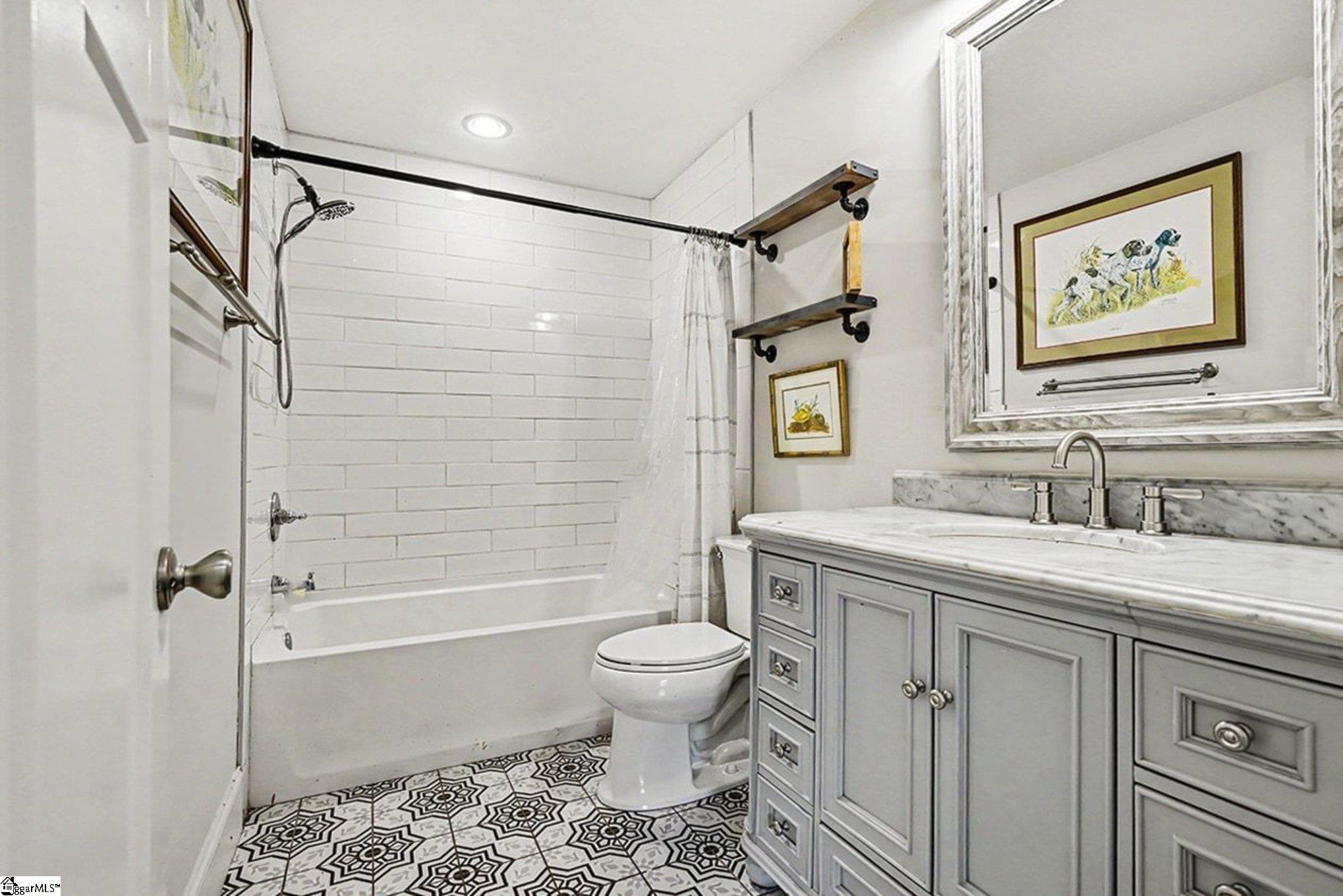 44 Wofford Road Taylors, SC 29687