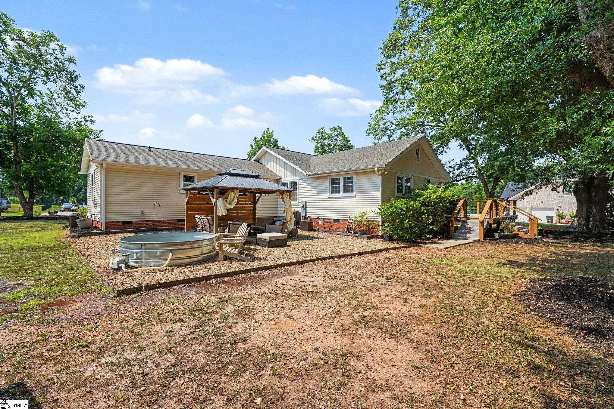 44 Wofford Road Taylors, SC 29687