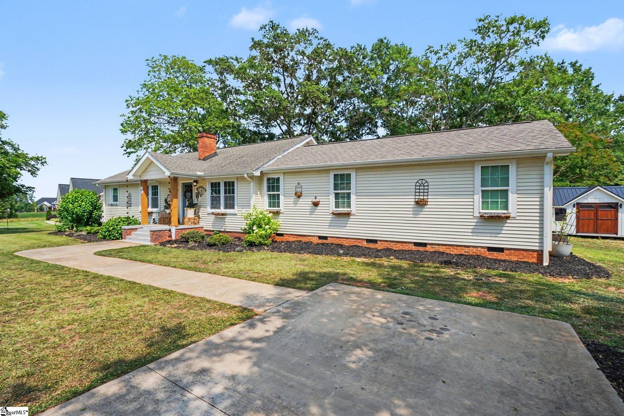44 Wofford Road Taylors, SC 29687