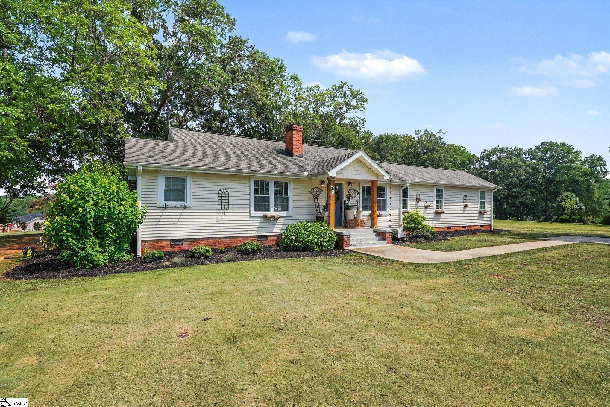 44 Wofford Road Taylors, SC 29687