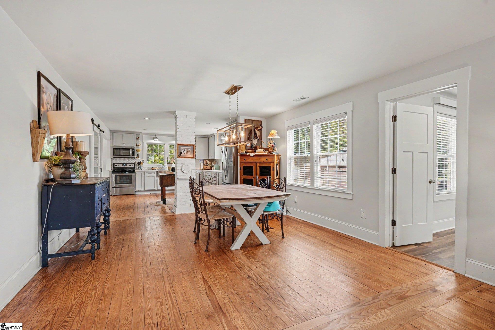 44 Wofford Road Taylors, SC 29687