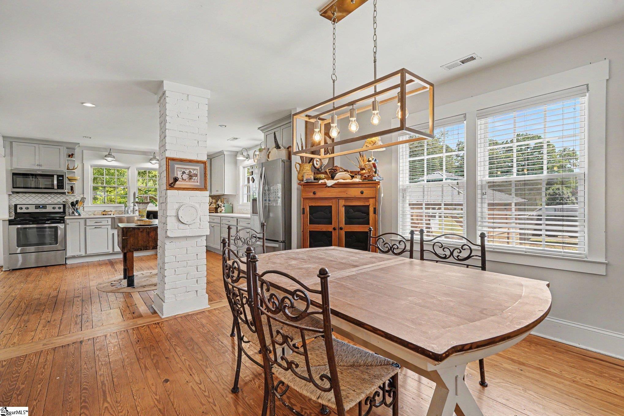 44 Wofford Road Taylors, SC 29687