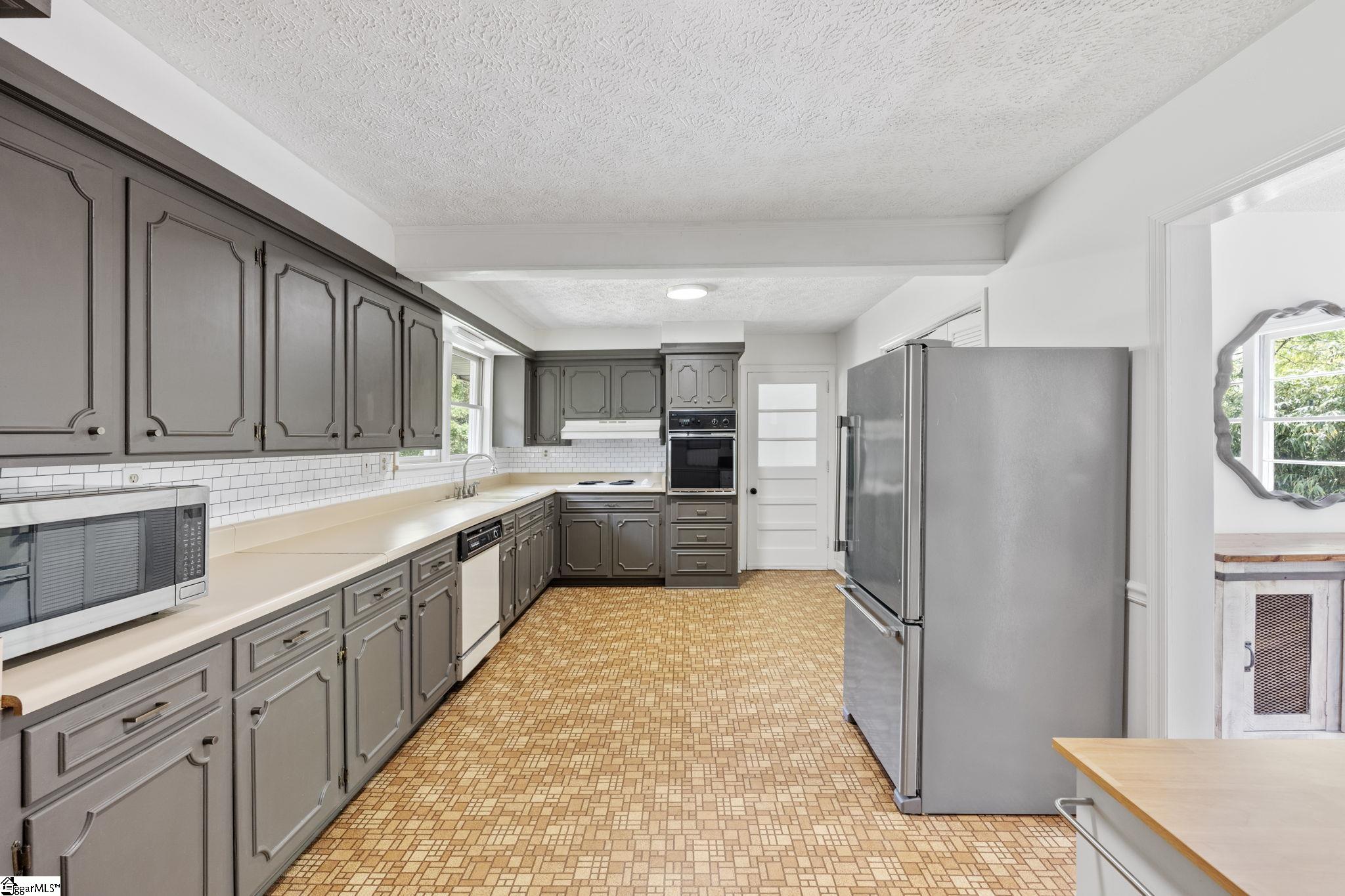 4 Timber Lane Greenville, SC 29609