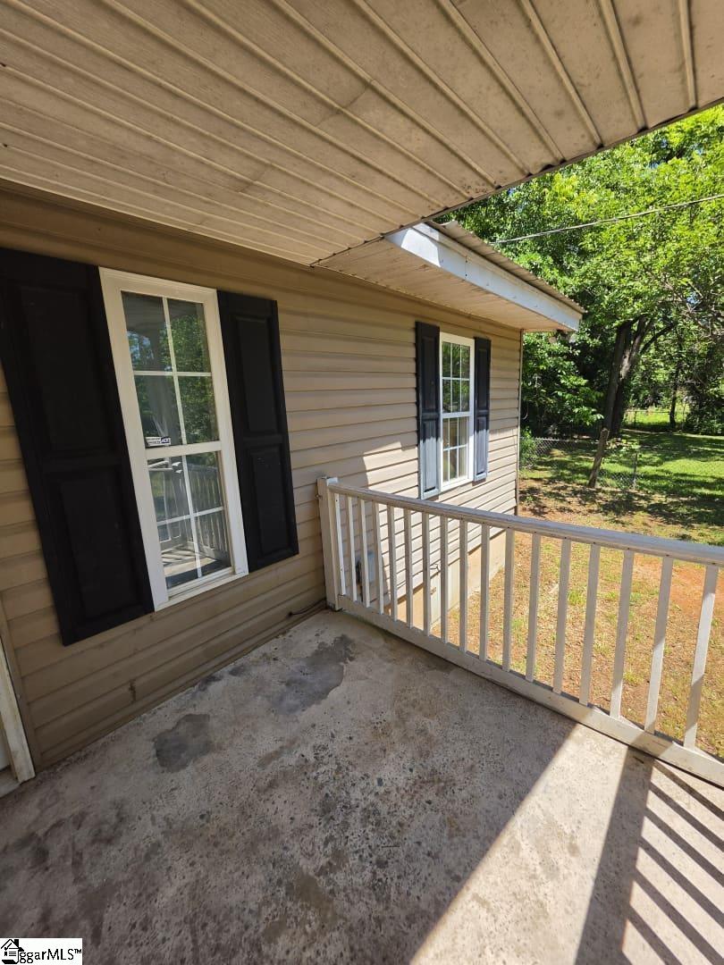6 S Chastain Drive Greenville, SC 29617