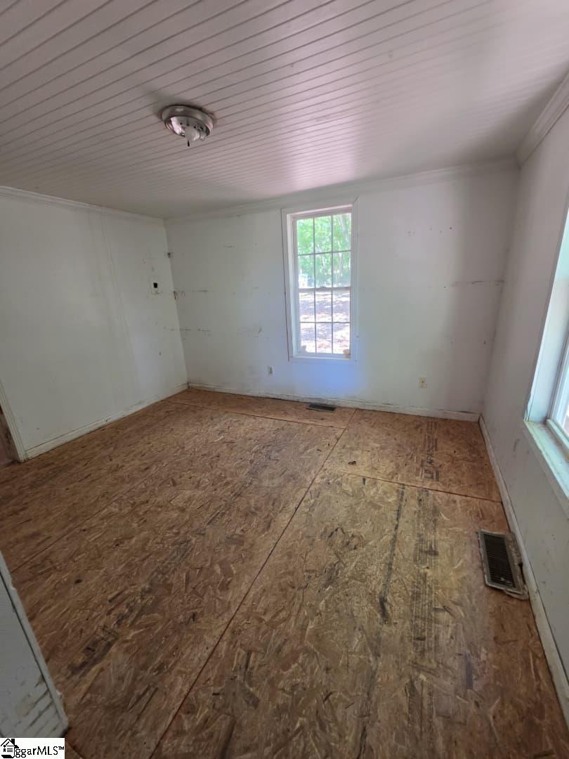 6 S Chastain Drive Greenville, SC 29617