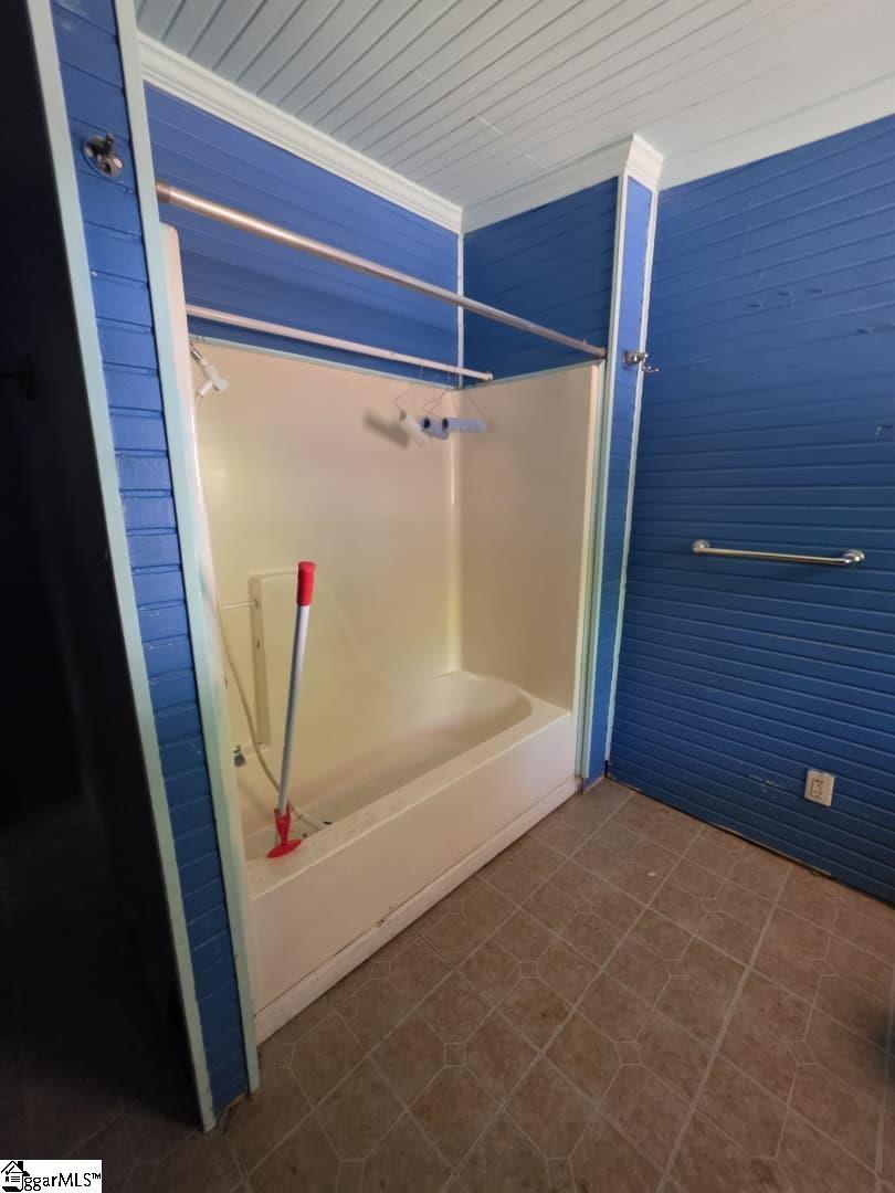 6 S Chastain Drive Greenville, SC 29617