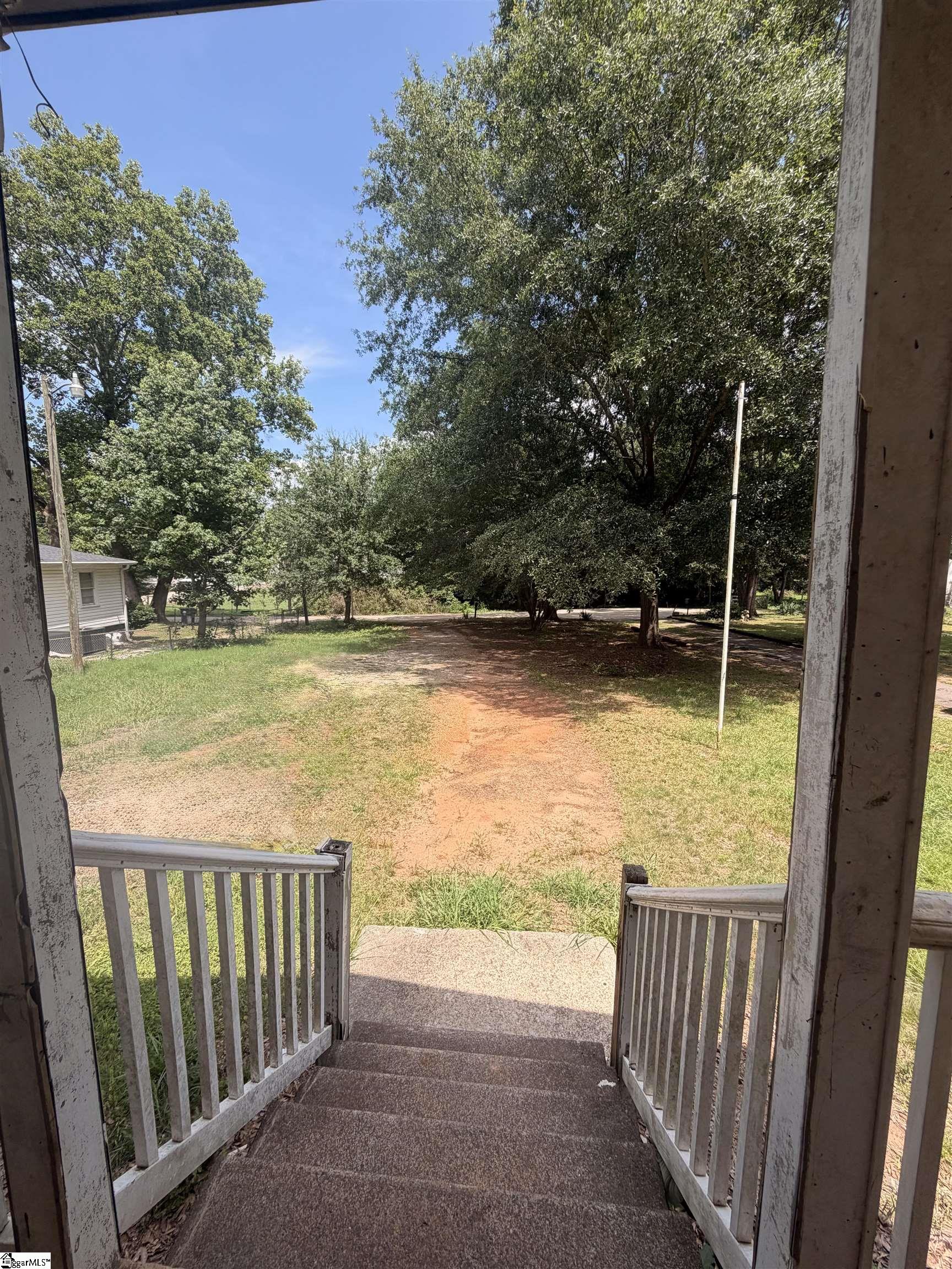 6 S Chastain Drive Greenville, SC 29617