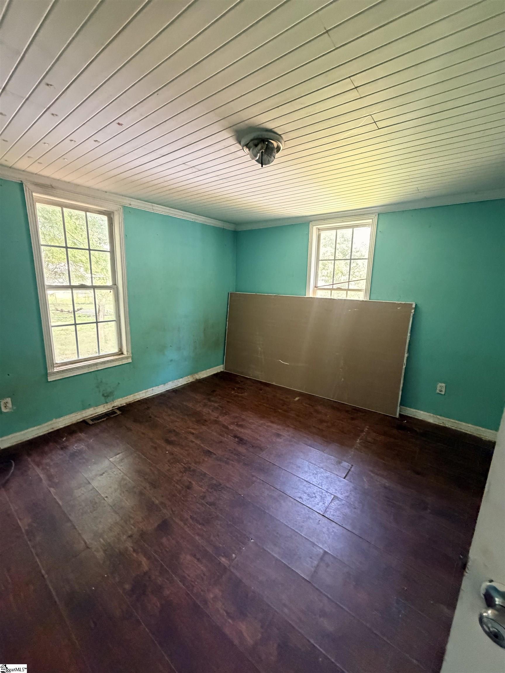 6 S Chastain Drive Greenville, SC 29617