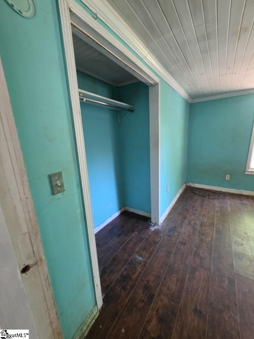 6 S Chastain Drive Greenville, SC 29617