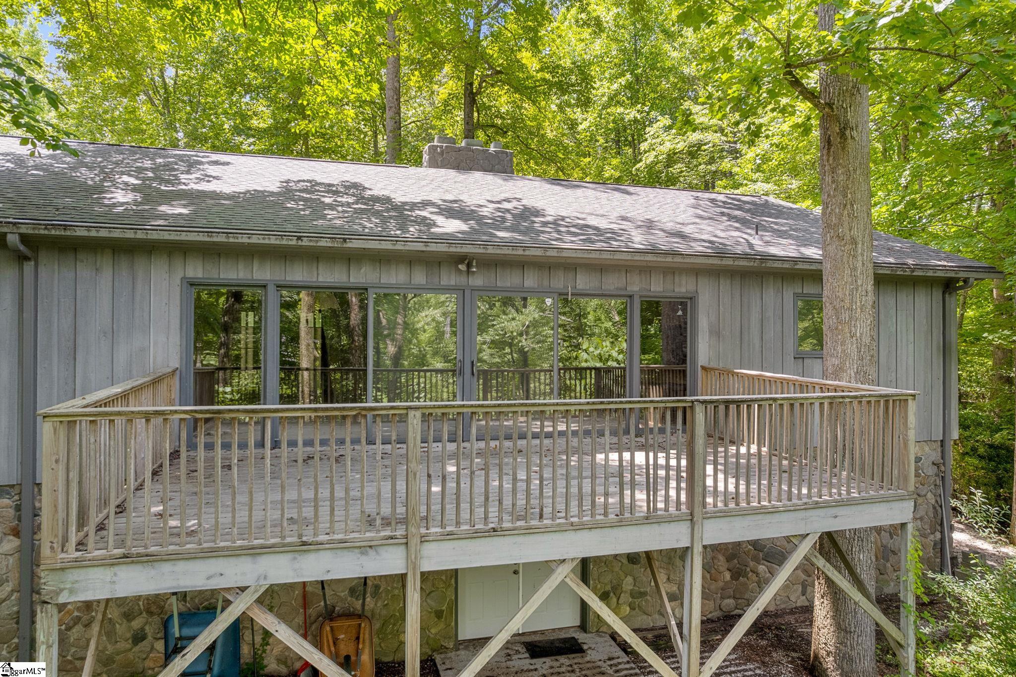 2109 Moorefield Memorial Highway Pickens, SC 29671