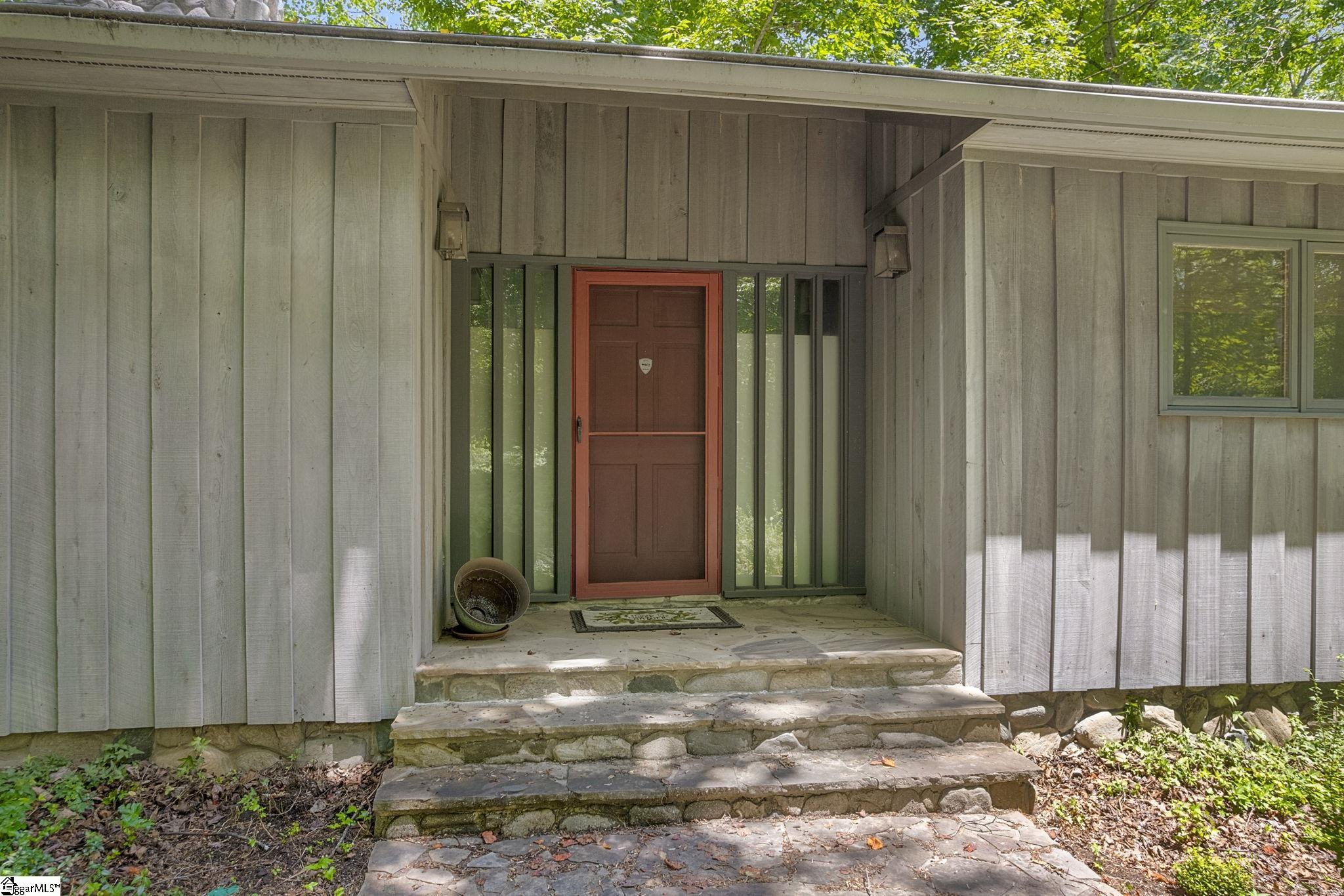 2109 Moorefield Memorial Highway Pickens, SC 29671